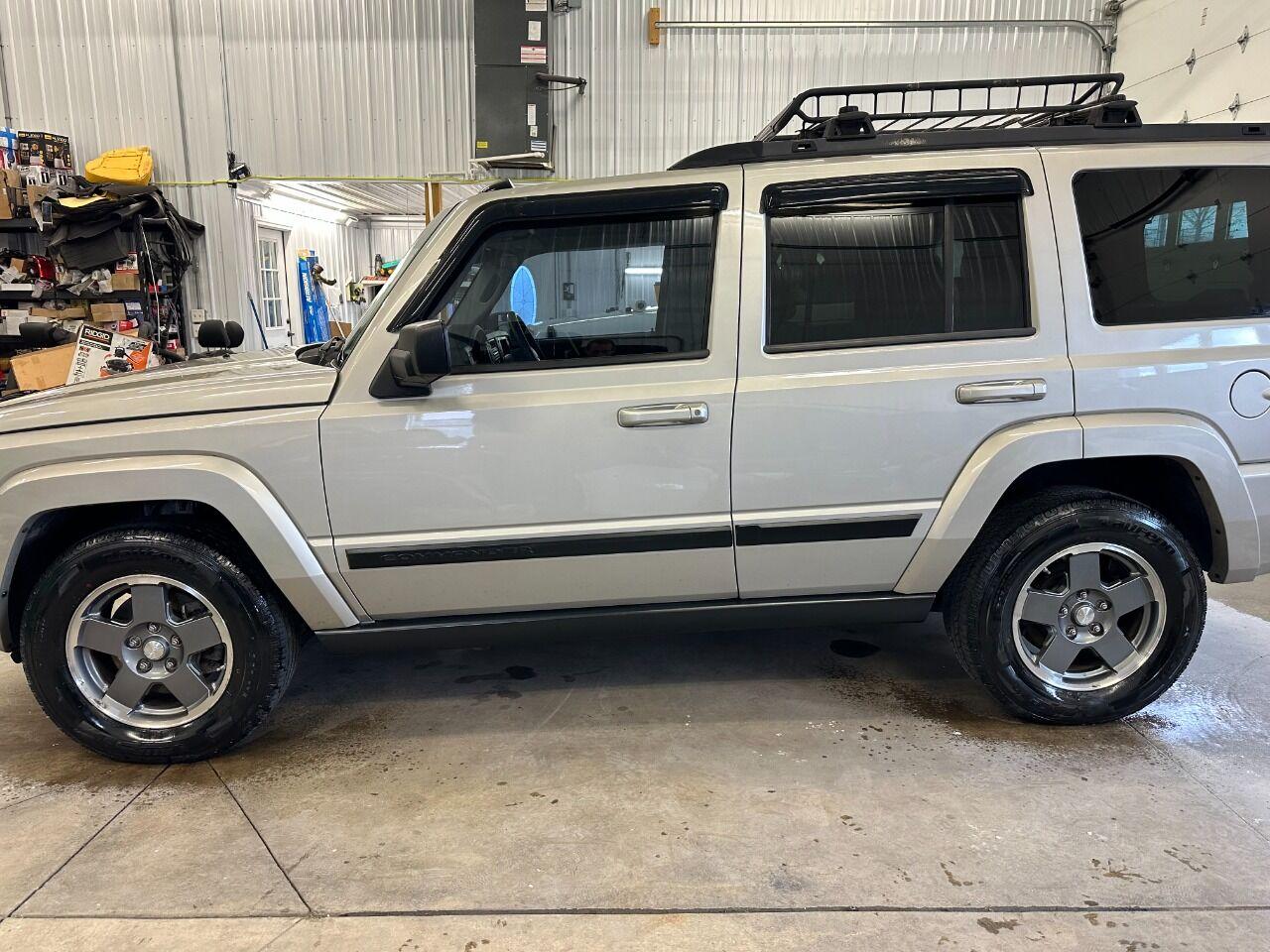 photo of 2007 Jeep Commander Sport 4dr SUV 4WD