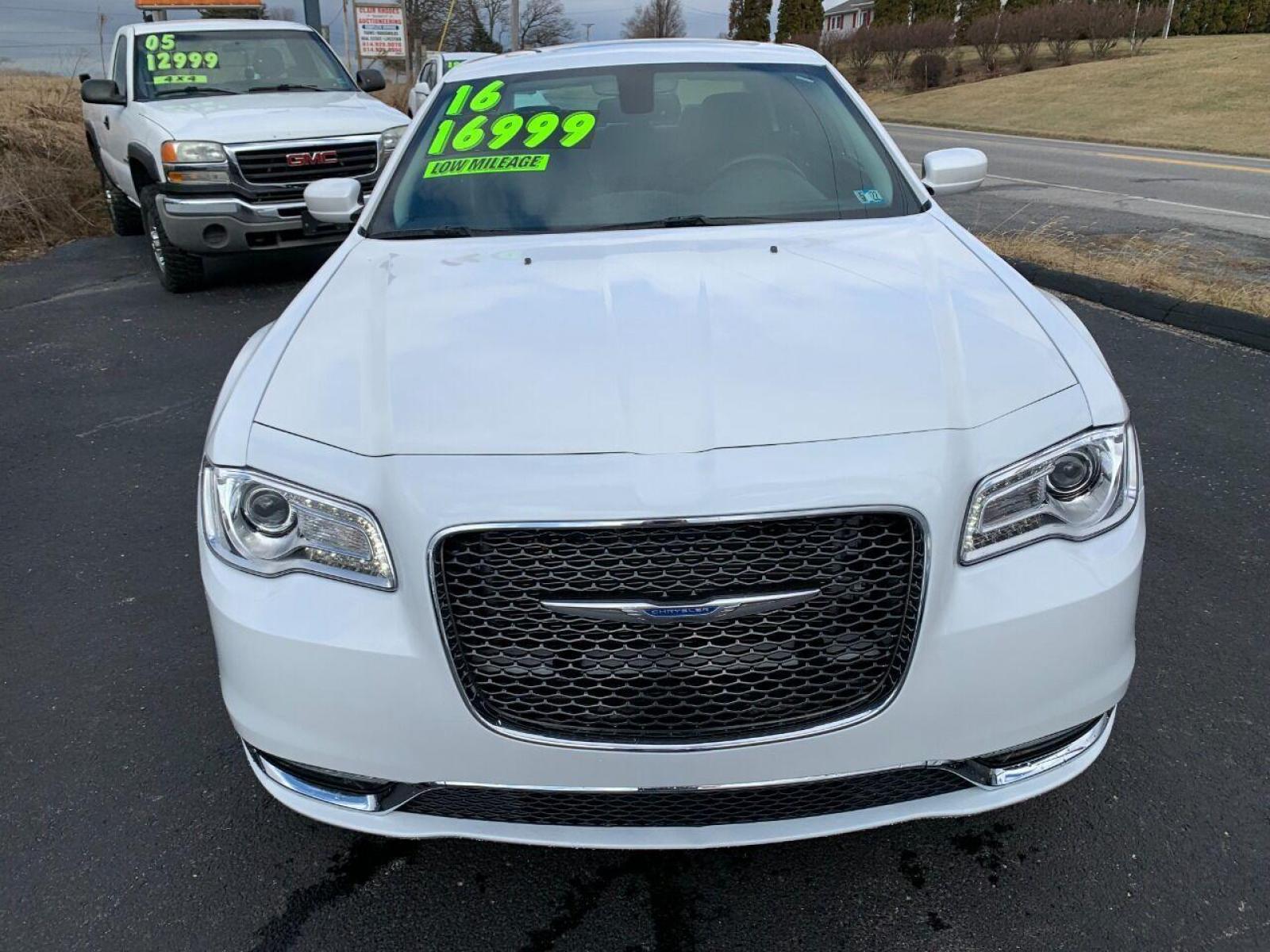 2016 White Chrysler 300 (2C3CCAAGXGH) with an 3.6L V6 3.6L V6 engine, located at 4845 Woodbury Pike, Roaring Springs, PA, (814) 317-5008, (814) 317-5008, 40.250935, -78.366959 - Photo #2