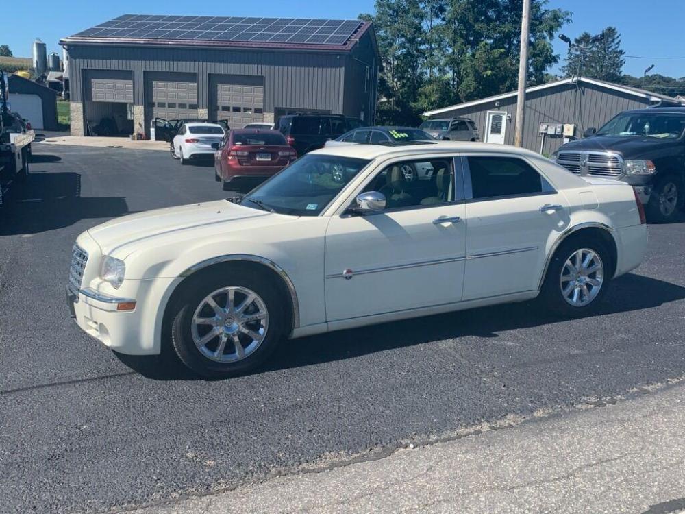 2006 White Chrysler 300 (2C3KA63H06H) with an 5.7L V8 5.7L V8 engine, located at 4845 Woodbury Pike, Roaring Springs, PA, (814) 317-5008, (814) 317-5008, 40.250935, -78.366959 - Photo #1