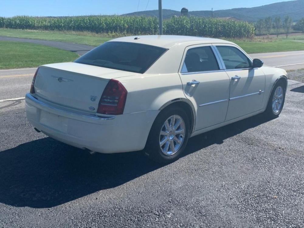 2006 White Chrysler 300 (2C3KA63H06H) with an 5.7L V8 5.7L V8 engine, located at 4845 Woodbury Pike, Roaring Springs, PA, (814) 317-5008, (814) 317-5008, 40.250935, -78.366959 - Photo #3