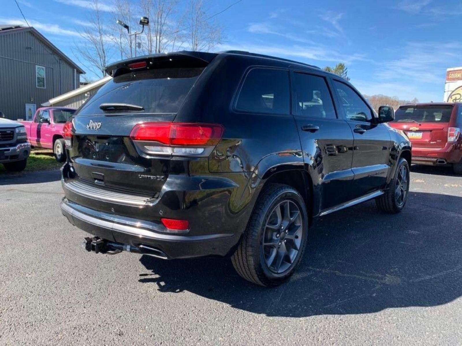 2019 Black Jeep Grand Cherokee (1C4RJFBG0KC) with an 3.6L V6 3.6L V6 engine, located at 4845 Woodbury Pike, Roaring Springs, PA, (814) 317-5008, (814) 317-5008, 40.250935, -78.366959 - Photo #3