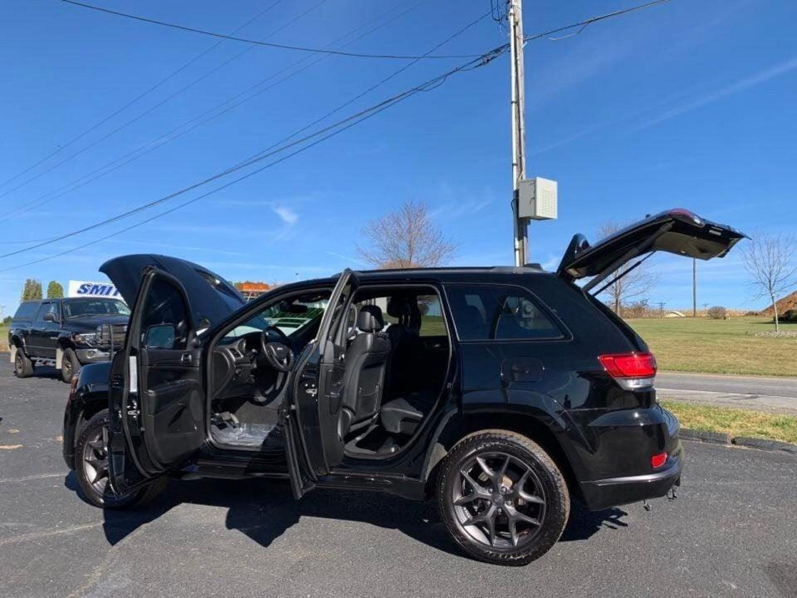 2019 Black Jeep Grand Cherokee (1C4RJFBG0KC) with an 3.6L V6 3.6L V6 engine, located at 4845 Woodbury Pike, Roaring Springs, PA, (814) 317-5008, (814) 317-5008, 40.250935, -78.366959 - 2019 Jeep Grand Cherokee Limited X with SRT design package, 33k, 4x4, leather, power windows/locks, cruise/tilt wheel, air conditioning, Nav, 20 wheels, blind spot monitoring, rear back up, steering controls, remote start, like new tires and much more. This vehicle is being sold cheap due to having - Photo #5