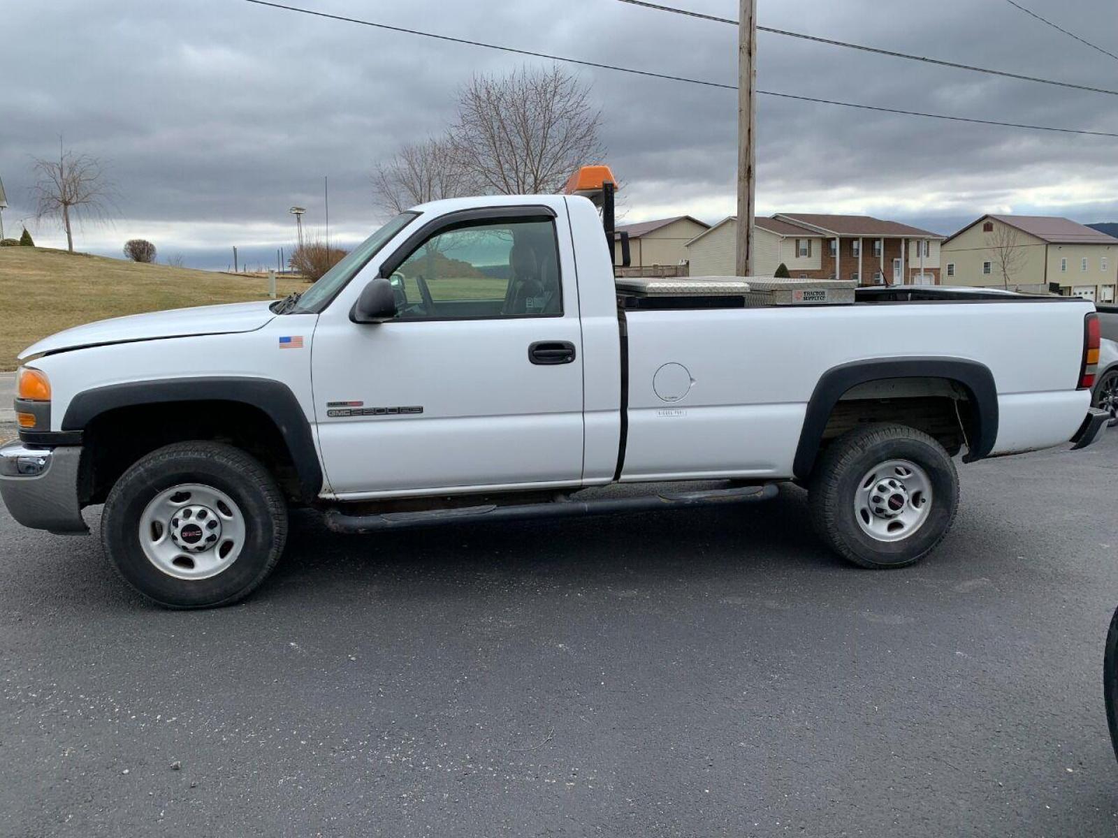 2005 White GMC Sierra 2500HD (1GTHC24265E) with an 6.6L V8 Turbocharger 6.6L V8 engine, located at 4845 Woodbury Pike, Roaring Springs, PA, (814) 317-5008, (814) 317-5008, 40.250935, -78.366959 - 1 owner, Virginia State owned! Very well maintained! 2005 Chevy Sierra 2500 HD, 6.6 Diesel, automatic, 4x2, like new tires, new inspection, warranty available, vinyl, 183k, RWD, comes with 2 toolboxes. No rust repair was ever done to this truck! Rust free undercarriage! Must see condition! To se - Photo #5