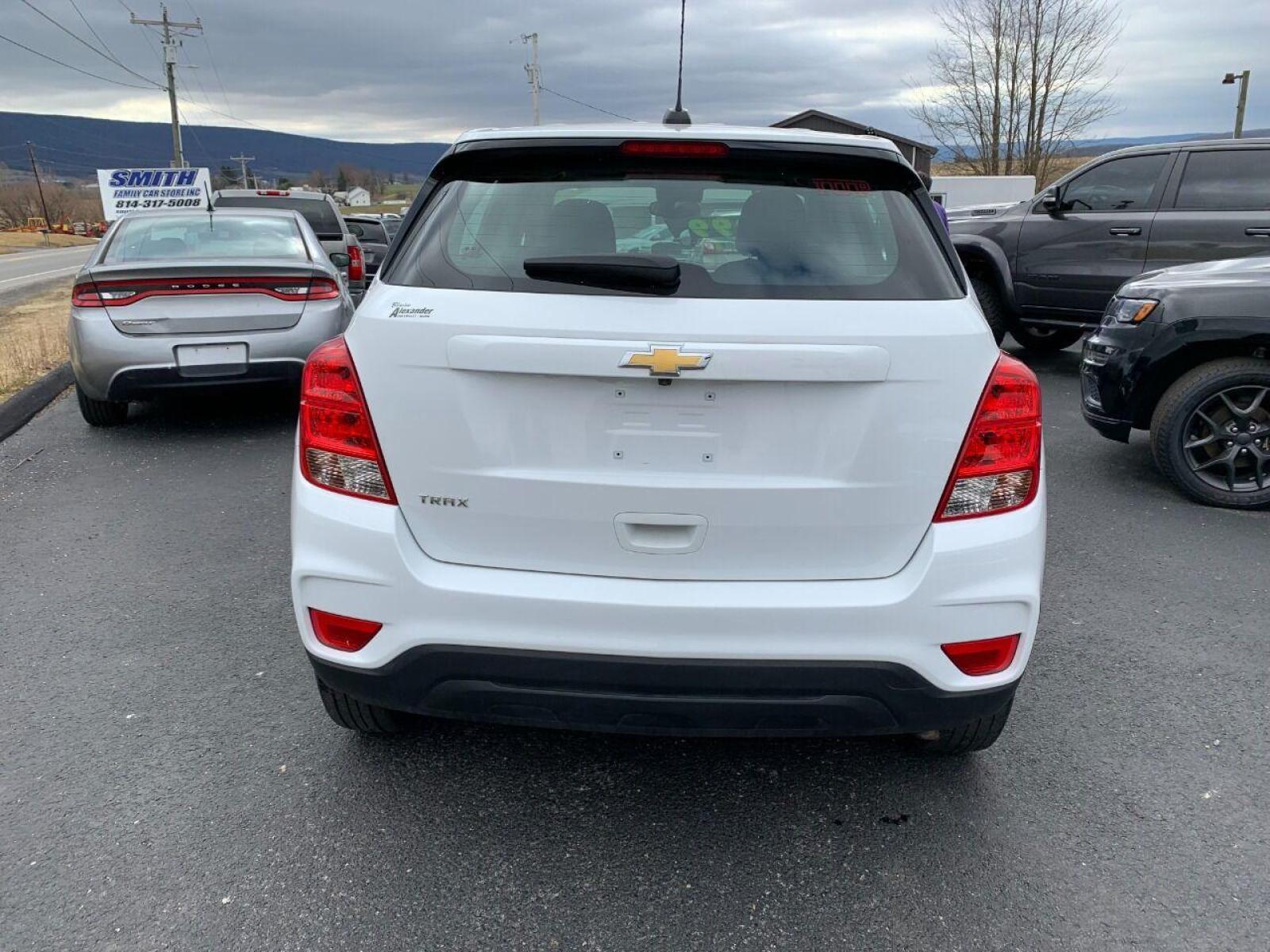 2018 White Chevrolet Trax (KL7CJKSB7JB) with an 1.4L I4 Turbocharger 1.4L I4 engine, located at 4845 Woodbury Pike, Roaring Springs, PA, (814) 317-5008, (814) 317-5008, 40.250935, -78.366959 - 2018 Chevy Trax, automatic, 4 cylinder, FWD, 26K, new tires, power windows/locks, cruise/tilt wheel, air conditioning, CD, rear back up camera. New inspection! Vehicle is extra clean! Like new condition! Vehicle has a Pennsylvania Reconstructed title. Only being sold cheaper due to vehicle was - Photo #3