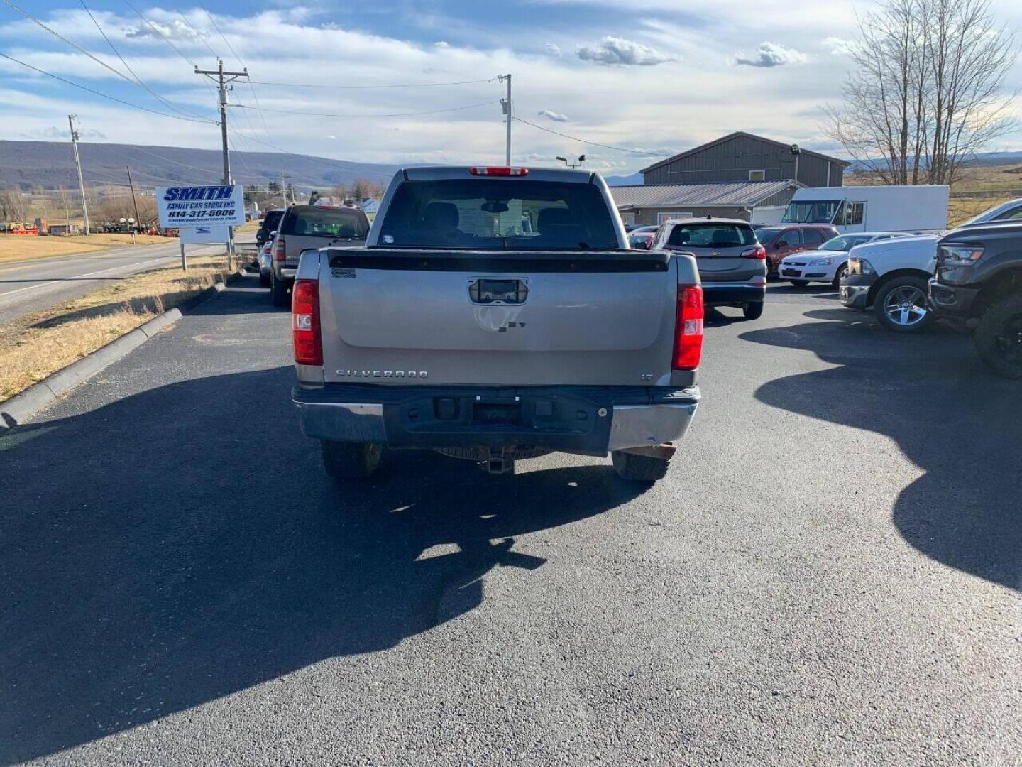 2007 Pewter Chevrolet Silverado 1500 (2GCEK13MX71) with an 5.3L V8 5.3L V8 engine, located at 4845 Woodbury Pike, Roaring Springs, PA, (814) 317-5008, (814) 317-5008, 40.250935, -78.366959 - 2008 Chevy Silverado, 4x4, 5.3 L, V8, 143k, Z 71 off-road package and more. Truck runs good! Frame is solid. Needs bed sides and rockers. To see a full list of this vehicles options visit smithfamilycarstore.com. If interested, please call 814-317-5008 or 814-497-4383. - Photo#2