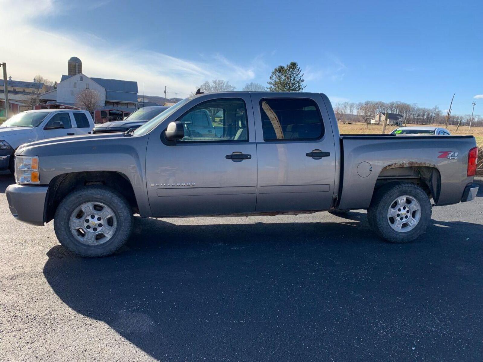 2007 Pewter Chevrolet Silverado 1500 (2GCEK13MX71) with an 5.3L V8 5.3L V8 engine, located at 4845 Woodbury Pike, Roaring Springs, PA, (814) 317-5008, (814) 317-5008, 40.250935, -78.366959 - 2008 Chevy Silverado, 4x4, 5.3 L, V8, 143k, Z 71 off-road package and more. Truck runs good! Frame is solid. Needs bed sides and rockers. To see a full list of this vehicles options visit smithfamilycarstore.com. If interested, please call 814-317-5008 or 814-497-4383. - Photo #1