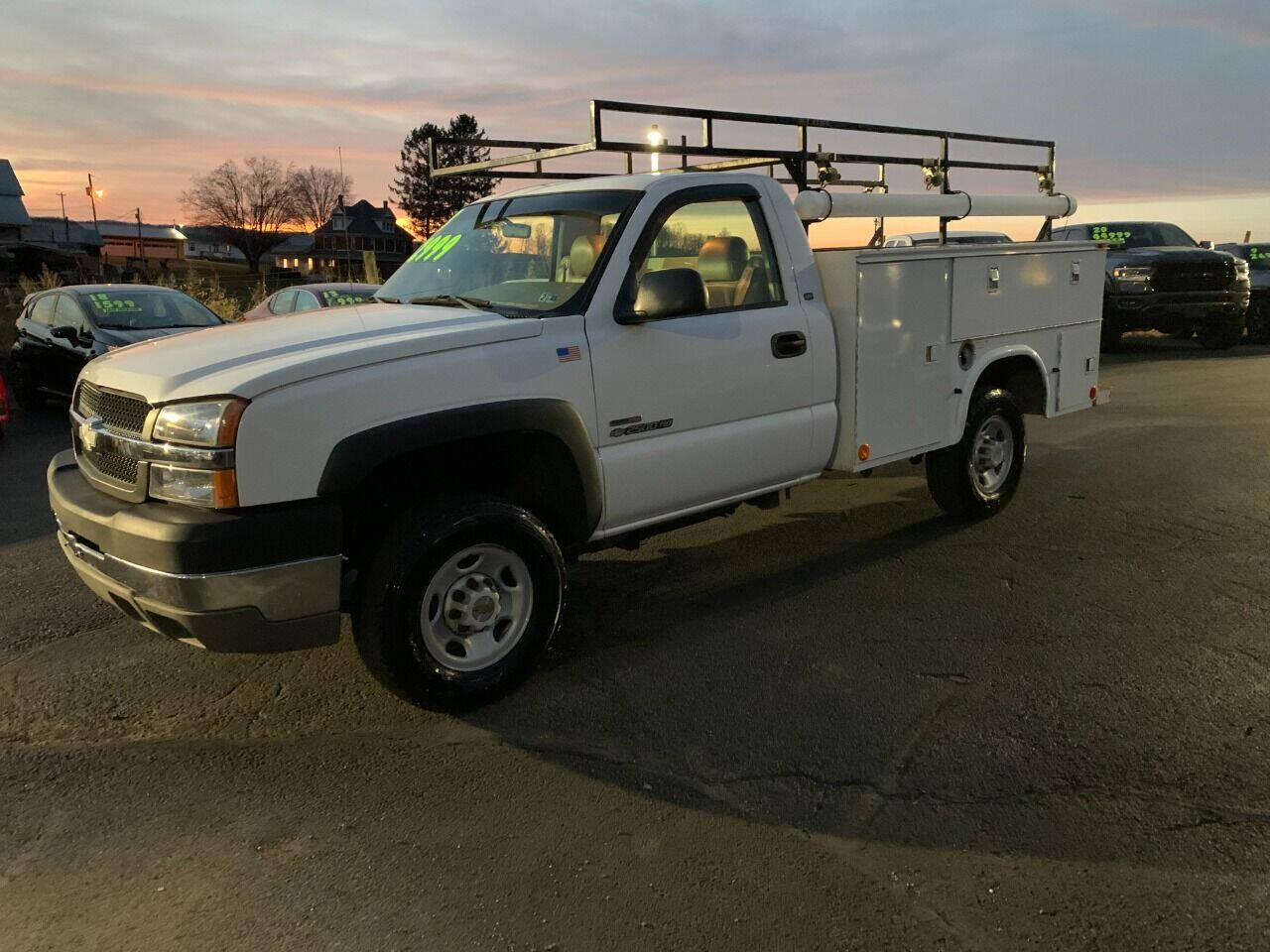 photo of 2003 Chevrolet Silverado 2500HD 4X2 2dr Regular Cab