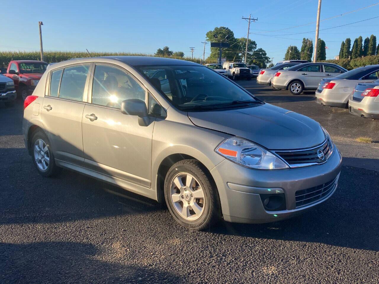 photo of 2011 Nissan Versa 1.8 SL 4dr Hatchback