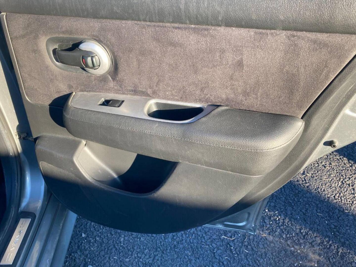 2011 Pewter Nissan Versa (3N1BC1CP5BL) with an 1.8L I4 1.8L I4 engine, located at 4845 Woodbury Pike, Roaring Springs, PA, (814) 317-5008, (814) 317-5008, 40.250935, -78.366959 - 2011 Nissan Versa SL, automatic, 116k, power windows/locks, cruise/tilt wheel, navigation, new tires, new inspection and more. Vehicle is Southern! Will come with a 3 month/3000 mile power train warranty with the option to upgrade. If interested, please call 814-317-5008 or 814-497-4383. - Photo#6