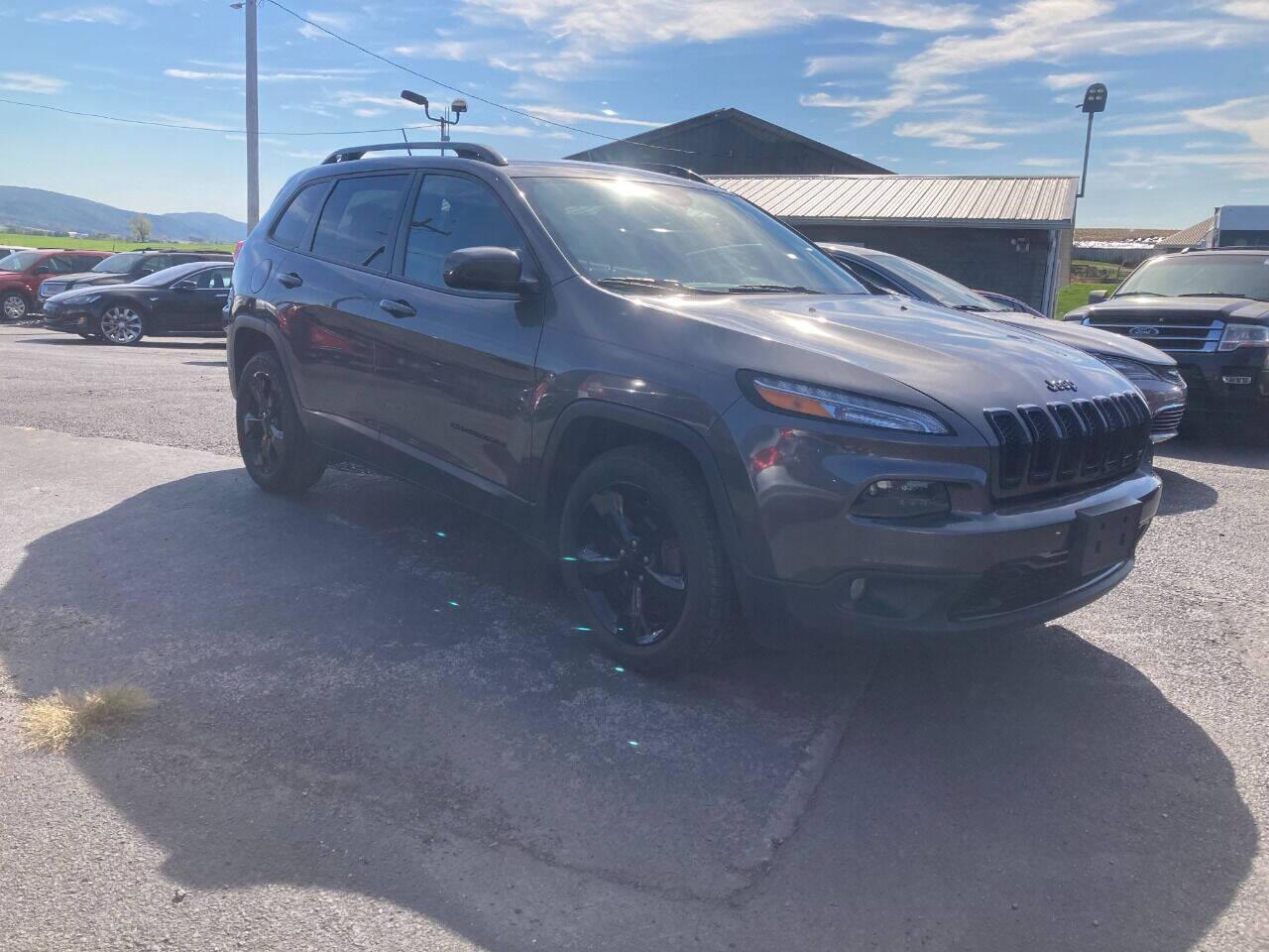 photo of 2018 Jeep Cherokee Latitude 4dr SUV