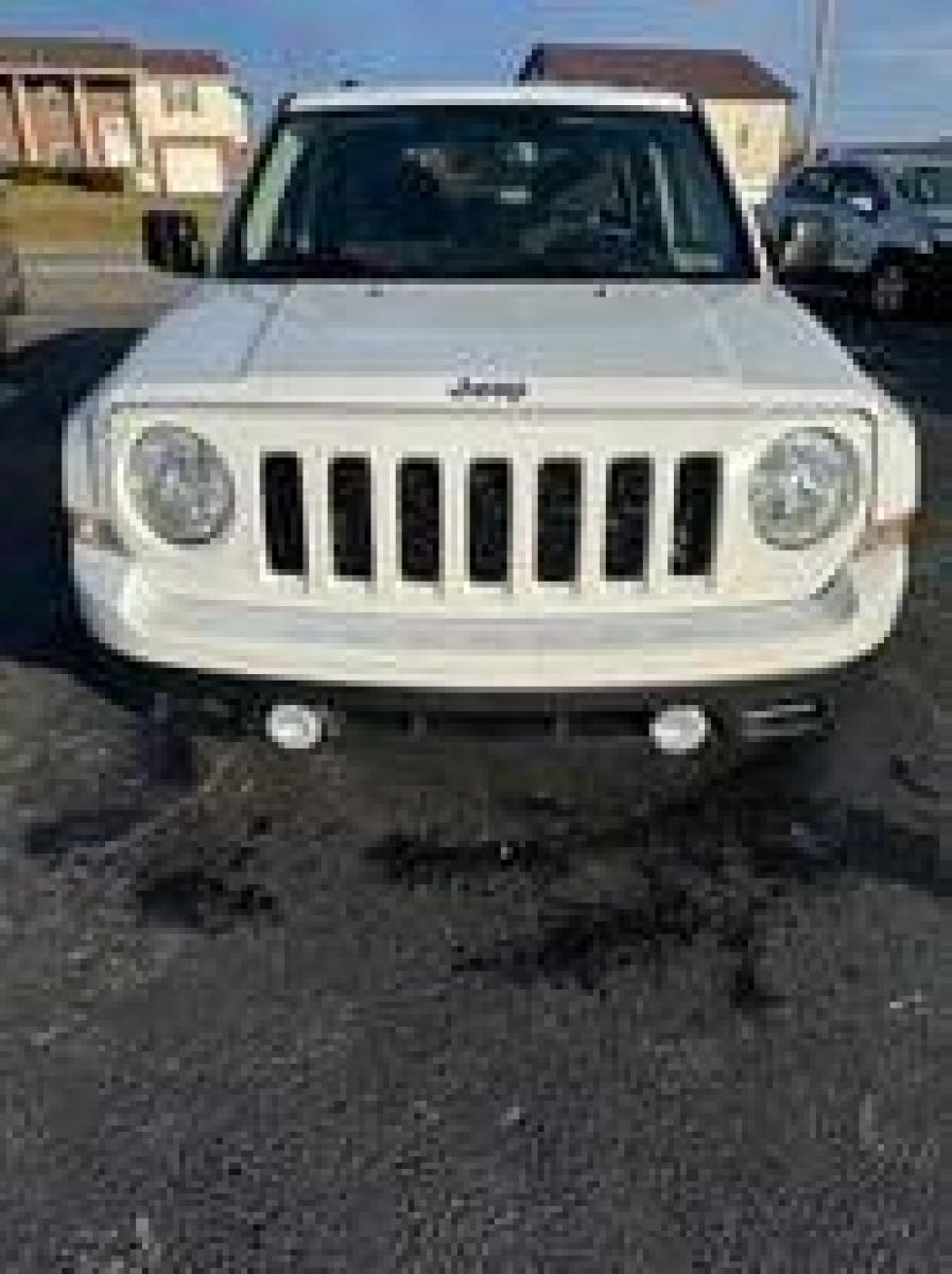 2017 White Jeep Patriot (1C4NJRBB6HD) with an 2.4L I4 2.4L I4 engine, located at 4845 Woodbury Pike, Roaring Springs, PA, (814) 317-5008, (814) 317-5008, 40.250935, -78.366959 - 2017 Jeep Patriot, automatic, 70k, 4x4, air conditioning, rear defroster, manual windows and locks. Vehicle is being sold cheap due to having a Reconstructed title. Vehicle had light deer damage grill, bumper cover and hood were replaced. Parts were replaced with the same color NO PAINTWORK was d - Photo #2
