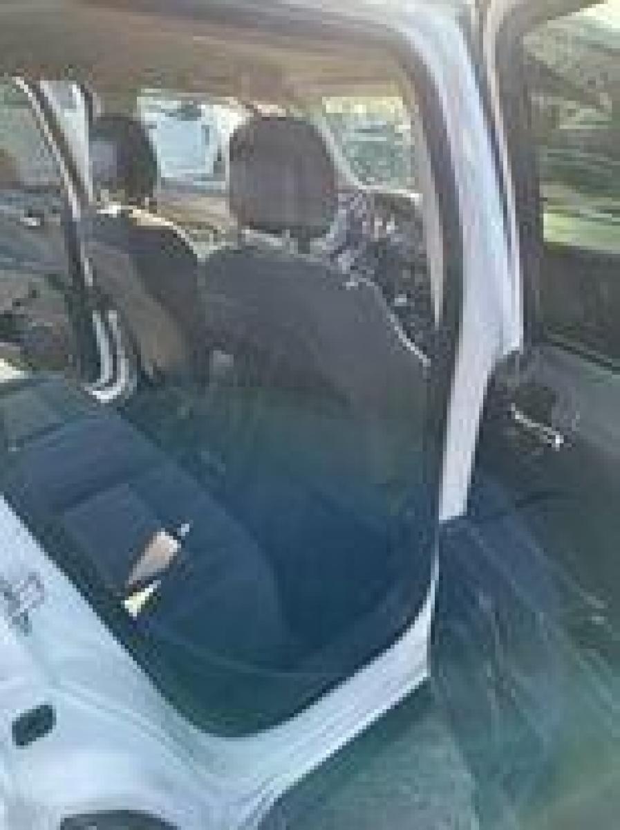 2017 White Jeep Patriot (1C4NJRBB6HD) with an 2.4L I4 2.4L I4 engine, located at 4845 Woodbury Pike, Roaring Springs, PA, (814) 317-5008, (814) 317-5008, 40.250935, -78.366959 - 2017 Jeep Patriot, automatic, 70k, 4x4, air conditioning, rear defroster, manual windows and locks. Vehicle is being sold cheap due to having a Reconstructed title. Vehicle had light deer damage grill, bumper cover and hood were replaced. Parts were replaced with the same color NO PAINTWORK was d - Photo #6