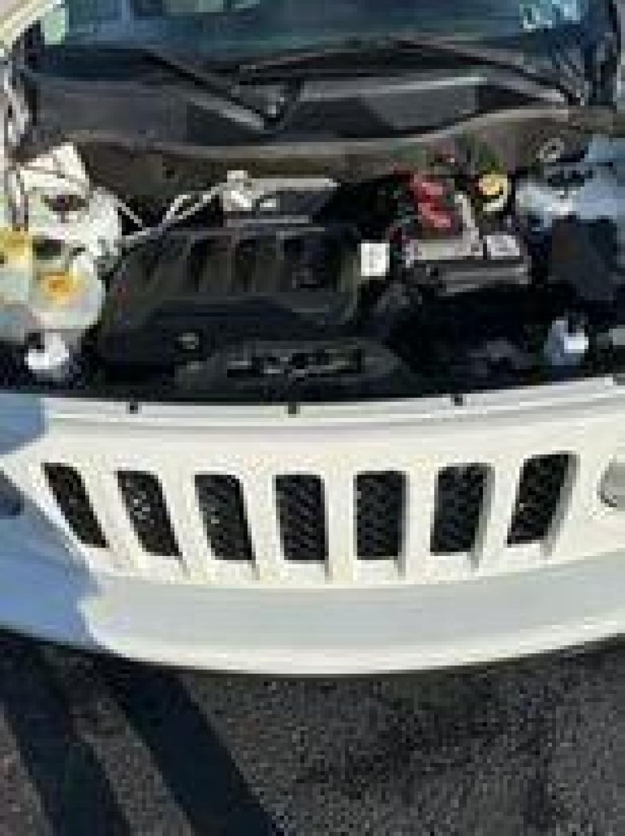 2017 White Jeep Patriot (1C4NJRBB6HD) with an 2.4L I4 2.4L I4 engine, located at 4845 Woodbury Pike, Roaring Springs, PA, (814) 317-5008, (814) 317-5008, 40.250935, -78.366959 - 2017 Jeep Patriot, automatic, 70k, 4x4, air conditioning, rear defroster, manual windows and locks. Vehicle is being sold cheap due to having a Reconstructed title. Vehicle had light deer damage grill, bumper cover and hood were replaced. Parts were replaced with the same color NO PAINTWORK was d - Photo #7