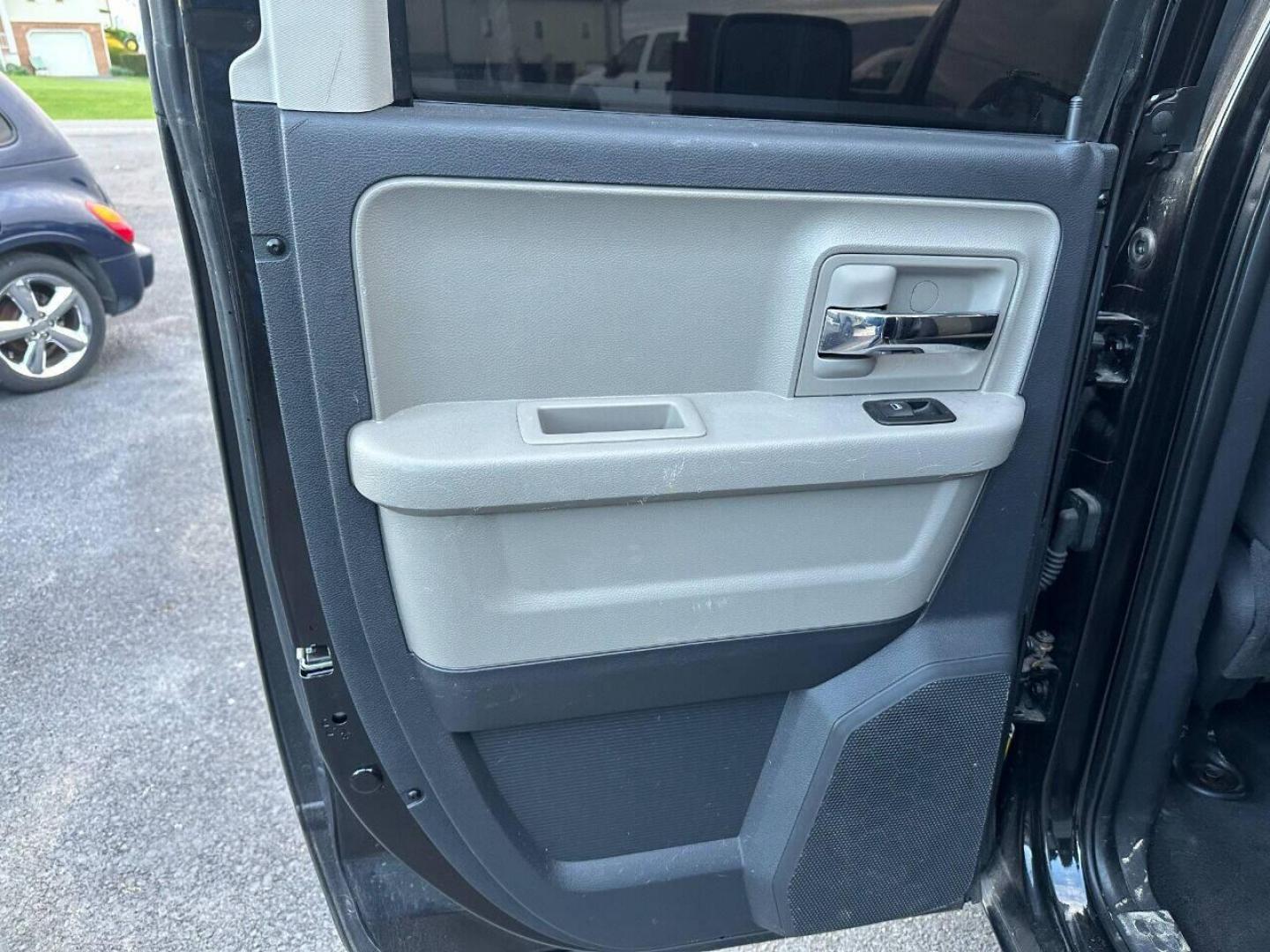 2010 Black Dodge Ram 1500 (1D7RV1GP9AS) with an 4.7L V8 4.7L V8 engine, located at 4845 Woodbury Pike, Roaring Springs, PA, (814) 317-5008, (814) 317-5008, 40.250935, -78.366959 - 2010 Dodge Ram SLT 1500, automatic, 4.7L, 227k, CD, air conditioning, power windows/locks, cruise/tilt wheel, two new tires and brake calipers on the front. Runs and drives good. Not a rusted out truck! Good shape! Truck is being sold as is. Truck has a reconstructed title due to rear bumper an - Photo#8