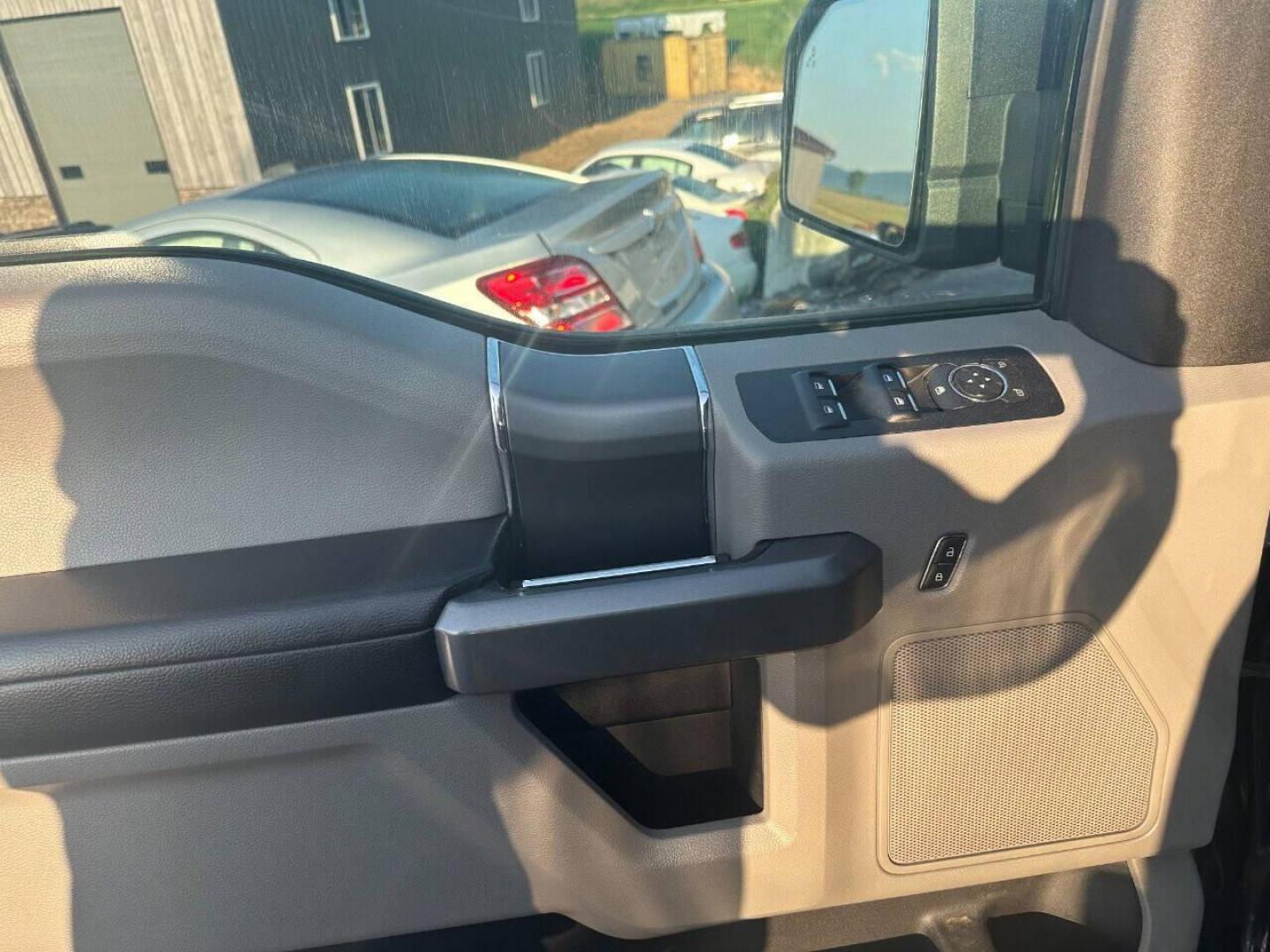 2016 Black Ford F-150 (1FTEW1E82GF) with an 3.5L V6 3.5L V6 engine, located at 4845 Woodbury Pike, Roaring Springs, PA, (814) 317-5008, (814) 317-5008, 40.250935, -78.366959 - 2016 Ford F-150 XLT, automatic, 115k, 3.5 L, 4x4, power windows/locks/seats, panoramic roof, power rear window, gray cloth interior, towing package and more. Warranty available with option to upgrade. If interested, please call 814-317-5008 or 814-497-4383. - Photo#4
