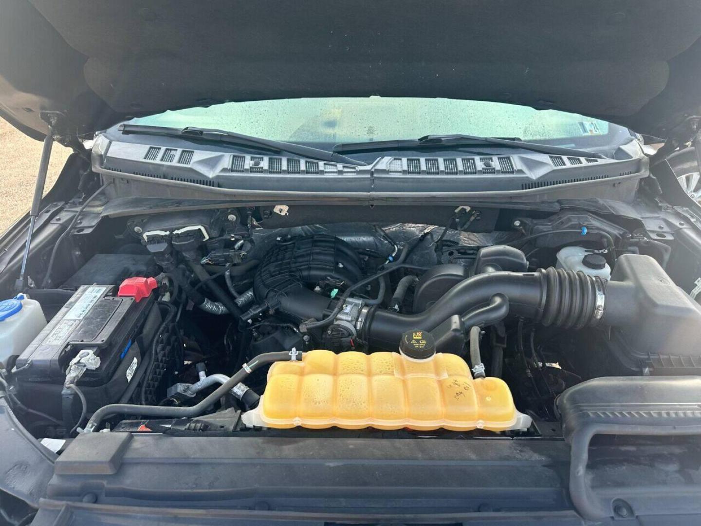 2016 Black Ford F-150 (1FTEW1E82GF) with an 3.5L V6 3.5L V6 engine, located at 4845 Woodbury Pike, Roaring Springs, PA, (814) 317-5008, (814) 317-5008, 40.250935, -78.366959 - 2016 Ford F-150 XLT, automatic, 115k, 3.5 L, 4x4, power windows/locks/seats, panoramic roof, power rear window, gray cloth interior, towing package and more. Warranty available with option to upgrade. If interested, please call 814-317-5008 or 814-497-4383. - Photo#14