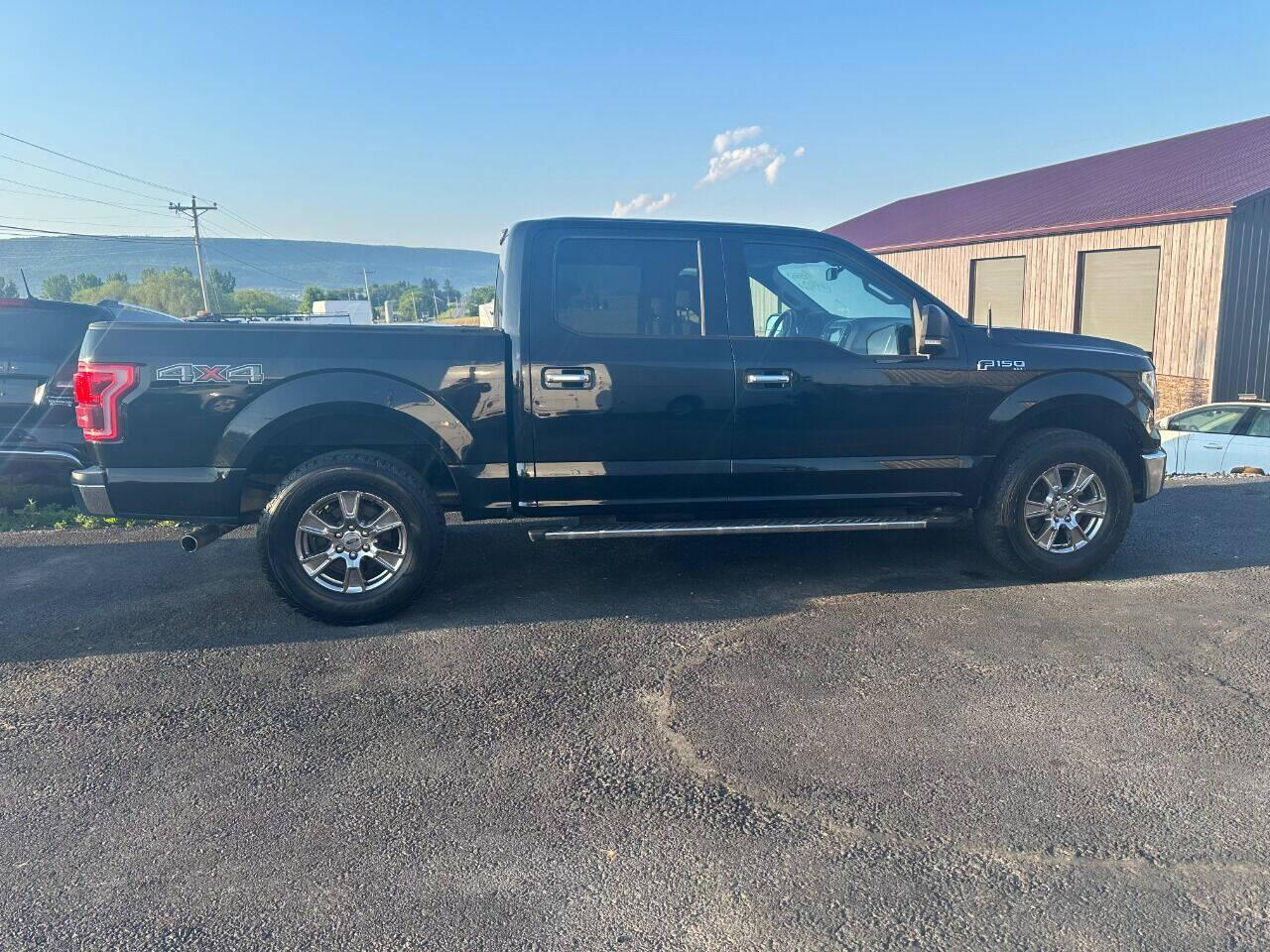 photo of 2016 Ford F-150 XLT 4x4 4dr SuperCrew 5.5 ft. SB