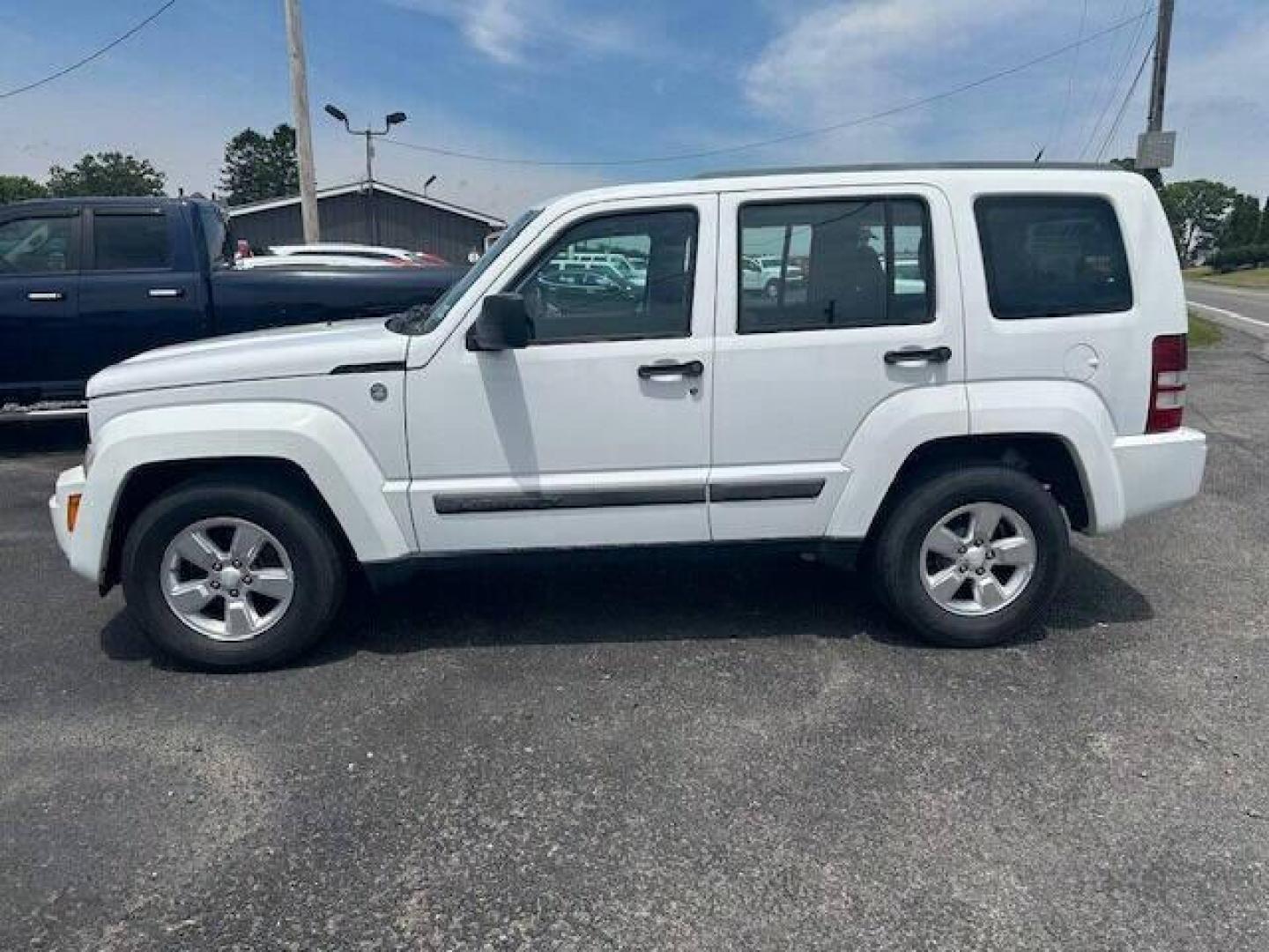 2011 White Jeep Liberty (1J4PN2GK2BW) with an 3.7L V6 3.7L V6 engine, located at 4845 Woodbury Pike, Roaring Springs, PA, (814) 317-5008, (814) 317-5008, 40.250935, -78.366959 - 2011 JEEP LIBERTY 4X4 3.7 V6 ENGINE AUTOMATIC TRANSMISSION 1 OWNER SOUTHERN COMPANY VEHICLE. POWER WINDOWS AND POWER LOCKS, WELL MAINTAINED, NEW INSPECTION RUNS AND DRIVE GREAT. IF INTERESTED PLEASE CALL 814-317-5008 OR STOP BY - Photo#2