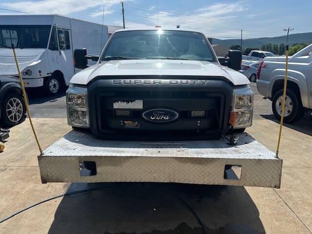 photo of 2015 Ford F-350 Super Duty 4X2 4dr SuperCab 141.8 158 in. WB