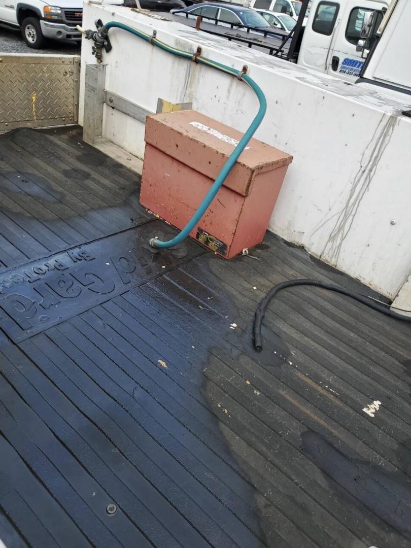 2015 White Ford F-350 Super Duty (1FD7X3A60FE) with an 6.2L V8 6.2L V8 engine, located at 4845 Woodbury Pike, Roaring Springs, PA, (814) 317-5008, (814) 317-5008, 40.250935, -78.366959 - Photo#18