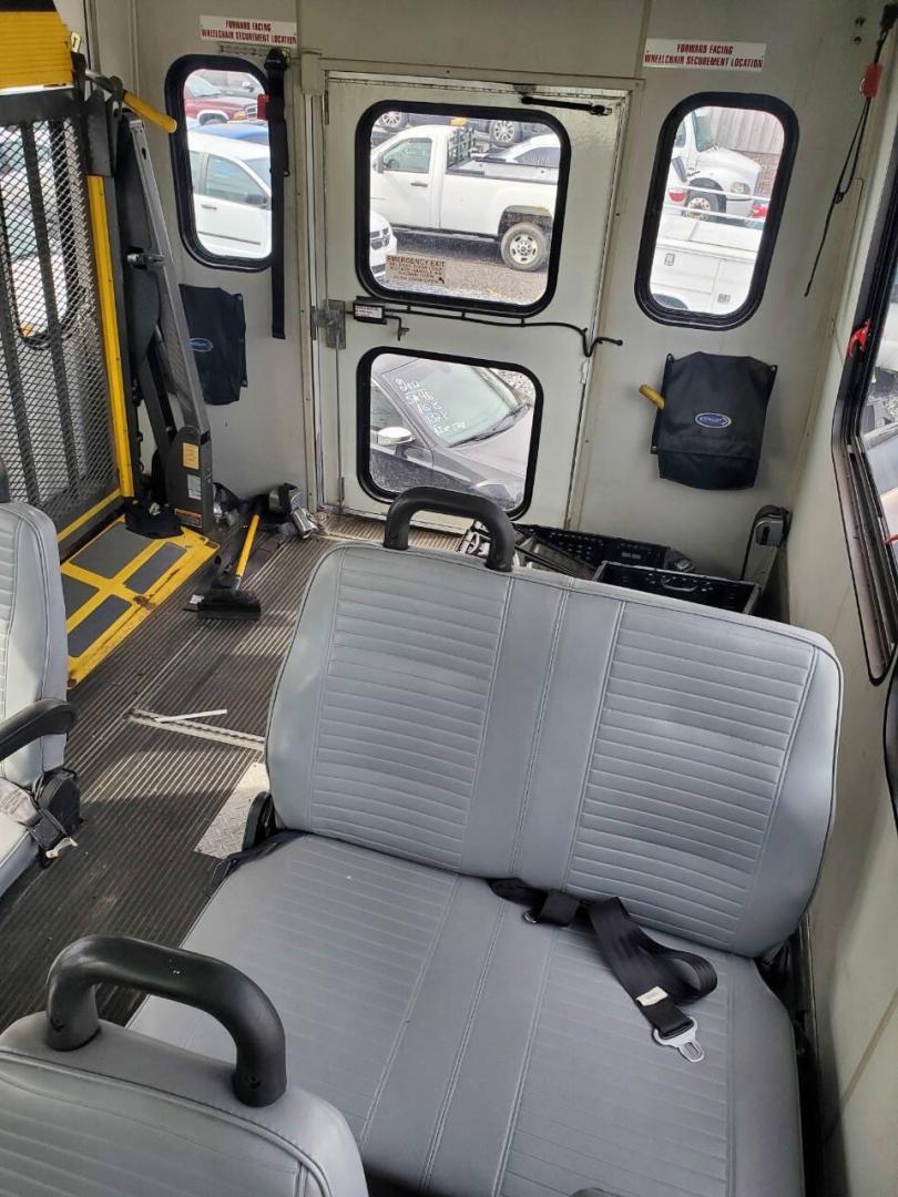 2007 White Ford E-Series (1FDXE45S77D) with an 6.8L V10 6.8L V10 engine, located at 4845 Woodbury Pike, Roaring Springs, PA, (814) 317-5008, (814) 317-5008, 40.250935, -78.366959 - Fall Savings Special!! Price just reduced! 2007 E 450 SD 2dr Commercial/Cutaway minibus Seating for 12 people 6.8L automatic transmission, wheelchair lift ramp front and rear air conditioning newer tire front and rear. We took in on trade, if interested call 814-317-5008 - Photo#10