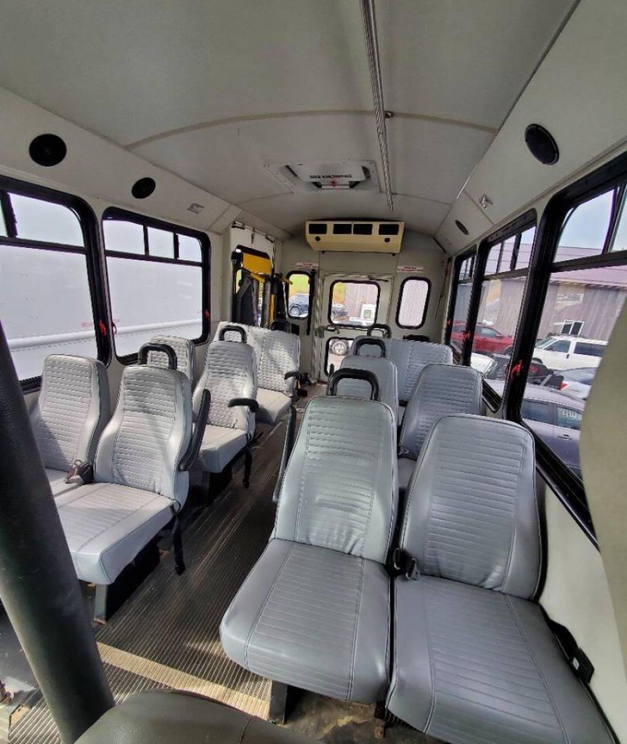 2007 White Ford E-Series (1FDXE45S77D) with an 6.8L V10 6.8L V10 engine, located at 4845 Woodbury Pike, Roaring Springs, PA, (814) 317-5008, (814) 317-5008, 40.250935, -78.366959 - Fall Savings Special!! Price just reduced! 2007 E 450 SD 2dr Commercial/Cutaway minibus Seating for 12 people 6.8L automatic transmission, wheelchair lift ramp front and rear air conditioning newer tire front and rear. We took in on trade, if interested call 814-317-5008 - Photo#11