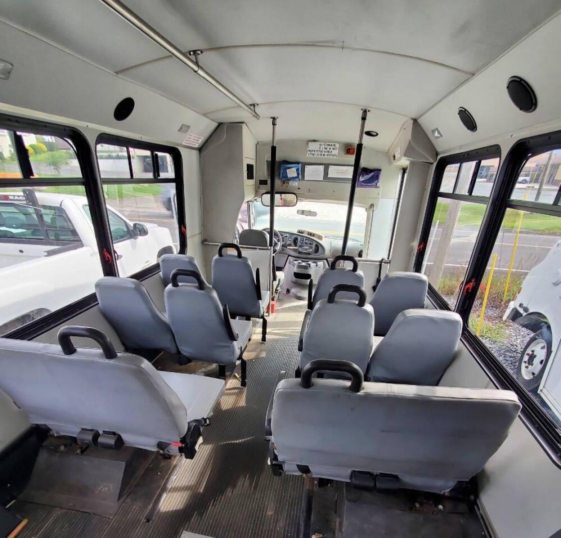 2007 White Ford E-Series (1FDXE45S77D) with an 6.8L V10 6.8L V10 engine, located at 4845 Woodbury Pike, Roaring Springs, PA, (814) 317-5008, (814) 317-5008, 40.250935, -78.366959 - Fall Savings Special!! Price just reduced! 2007 E 450 SD 2dr Commercial/Cutaway minibus Seating for 12 people 6.8L automatic transmission, wheelchair lift ramp front and rear air conditioning newer tire front and rear. We took in on trade, if interested call 814-317-5008 - Photo#13