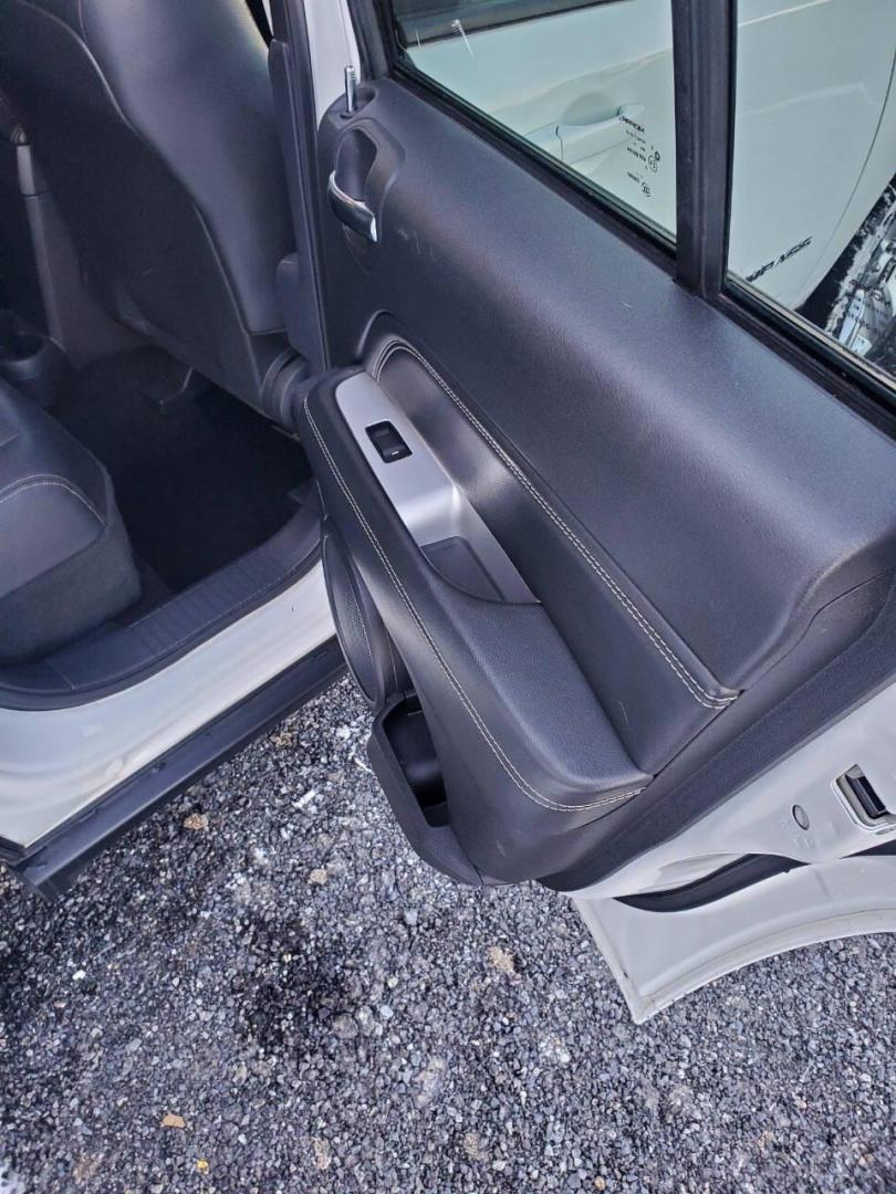 2015 White /Gray/Black Jeep Compass (1C4NJDEB2FD) with an 2.4L I4 2.4L I4 engine, located at 4845 Woodbury Pike, Roaring Springs, PA, (814) 317-5008, (814) 317-5008, 40.250935, -78.366959 - Photo#14