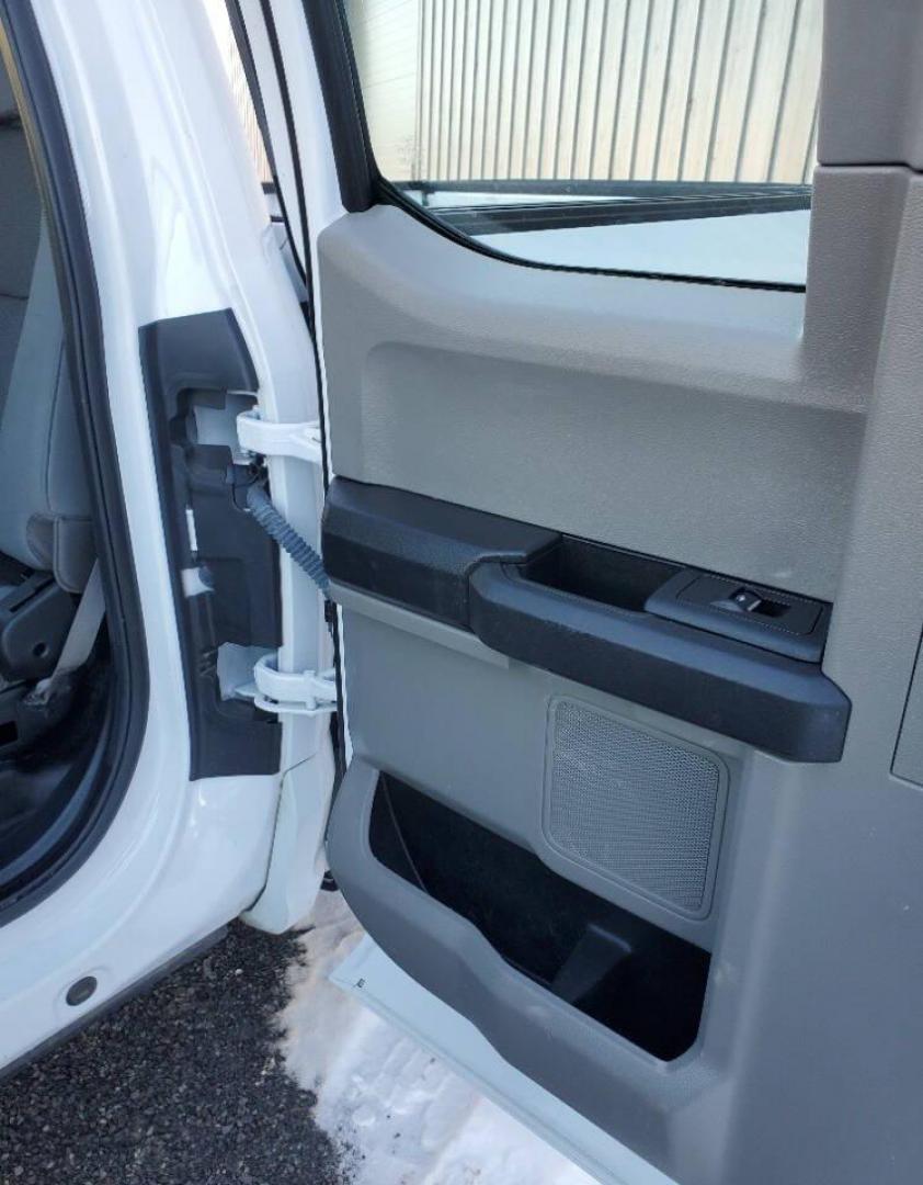 2019 White /Gray Ford F-150 (1FTEX1EB9KK) with an 3.3L V6 3.3L V6 engine, located at 4845 Woodbury Pike, Roaring Springs, PA, (814) 317-5008, (814) 317-5008, 40.250935, -78.366959 - Photo#10