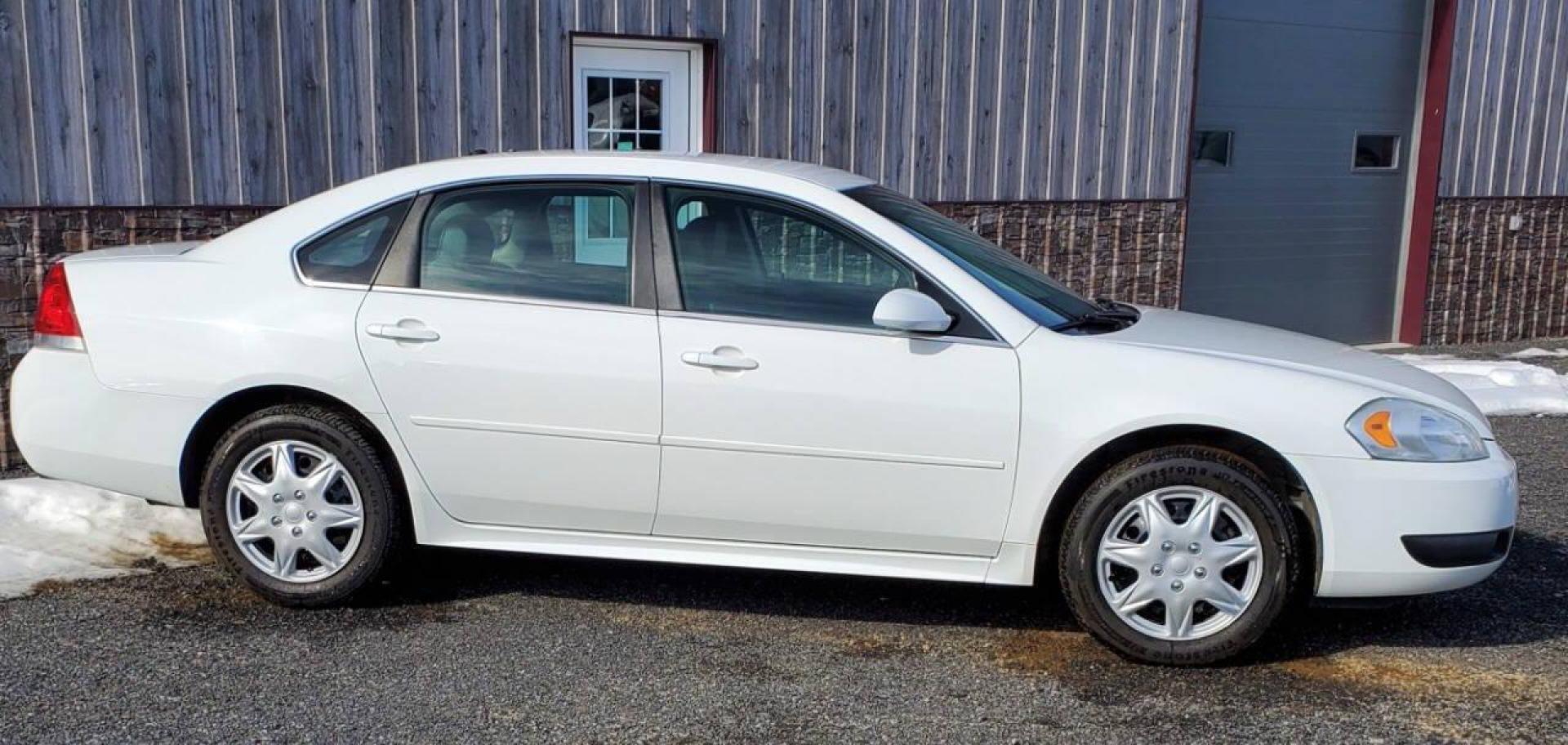 2015 White /Gray Chevrolet Impala Limited Police Cruiser (2G1WD5E30F1) with an 3.6L V6 3.6L V6 engine, located at 4845 Woodbury Pike, Roaring Springs, PA, (814) 317-5008, (814) 317-5008, 40.250935, -78.366959 - 2015 Chevrolet Impala Limited automatic, 151k, FWD, power windows/locks, cruise/tilt wheel, air conditioning, new inspection. Flex fuel! Southern vehicle from Virginia. Well maintained! Clean! Will come with a 3 month/4500-mile power train warranty with the option to upgrade. To see a full list of t - Photo#1