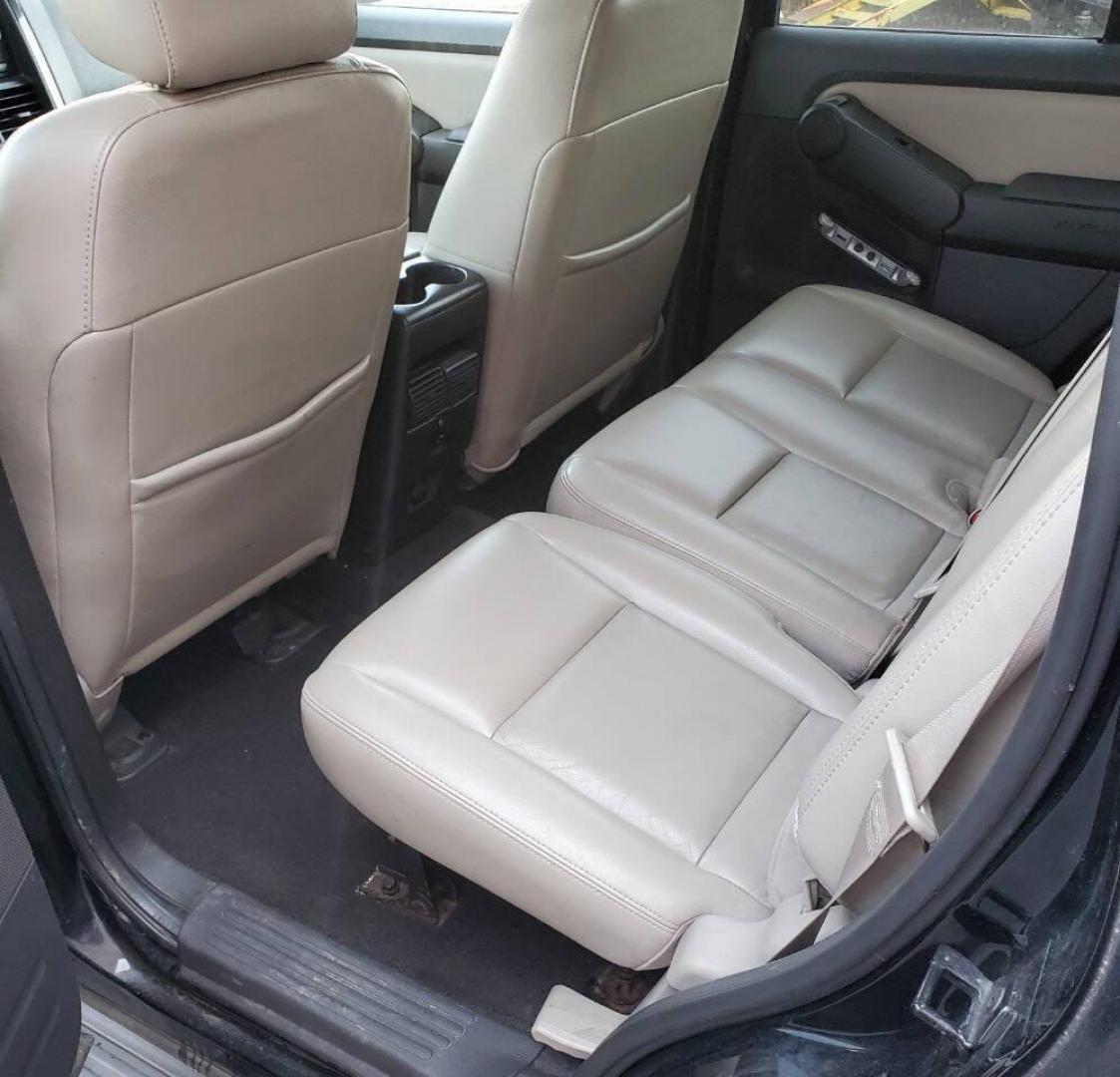 2008 Black Ford Explorer (1FMEU73E98U) with an 4.0L V6 4.0L V6 engine, located at 4845 Woodbury Pike, Roaring Springs, PA, (814) 317-5008, (814) 317-5008, 40.250935, -78.366959 - Please read entire description!! This vehicle will need towed!! 2008 Ford Explorer XLT 4X4 4.0L V6 Automatic 154,575 miles New tires, leather seats, not a rusty vehicle and it's ready for inspection. This vehicle does have a salvage title due to rear deck lid damage. Small antifreeze leak near the - Photo#10