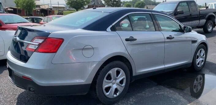 photo of 2016 Ford Taurus 