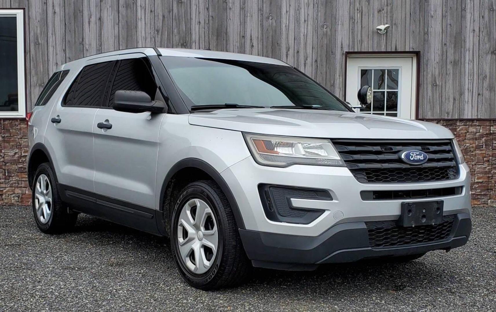 2018 Silver Ford Explorer (1FM5K8AR3JG) with an 3.7L V6 3.7L V6 engine, located at 4845 Woodbury Pike, Roaring Springs, PA, (814) 317-5008, (814) 317-5008, 40.250935, -78.366959 - 2018 Ford Explorer Police Interceptor Utility 3.7L V6 AWD Automatic 171K miles Ice-Cold A/C, Back-up Camera, CD Player, Cruise, Power Windows and Locks This vehicle was a K9 unit with the Virgina State Police. It has a dog-cage, but that can be removed at the customer's request. New Inspection. Vehi - Photo#0