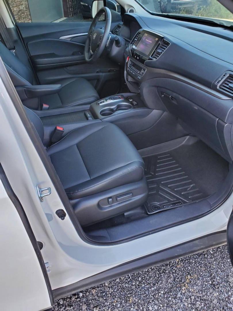 2023 White Honda Ridgeline (5FPYK3F50PB) with an 3.5L V6 3.5L V6 engine, located at 4845 Woodbury Pike, Roaring Springs, PA, (814) 317-5008, (814) 317-5008, 40.250935, -78.366959 - 2023 Honda Ridgeline RTL AWD Crew Cab 3.5L V6 9-speed Automatic 7,547 miles Fully Loaded!! Leather, Remote Start, Universal Remote Transmitter - Homelink - Garage Door Opener, Trailer Hitch, Backup Camera, Apple Carplay, Android Auto, Bluetooth, Sirius XM, Subwoofer, Sunroof, Lane Keeping Assist, He - Photo#13
