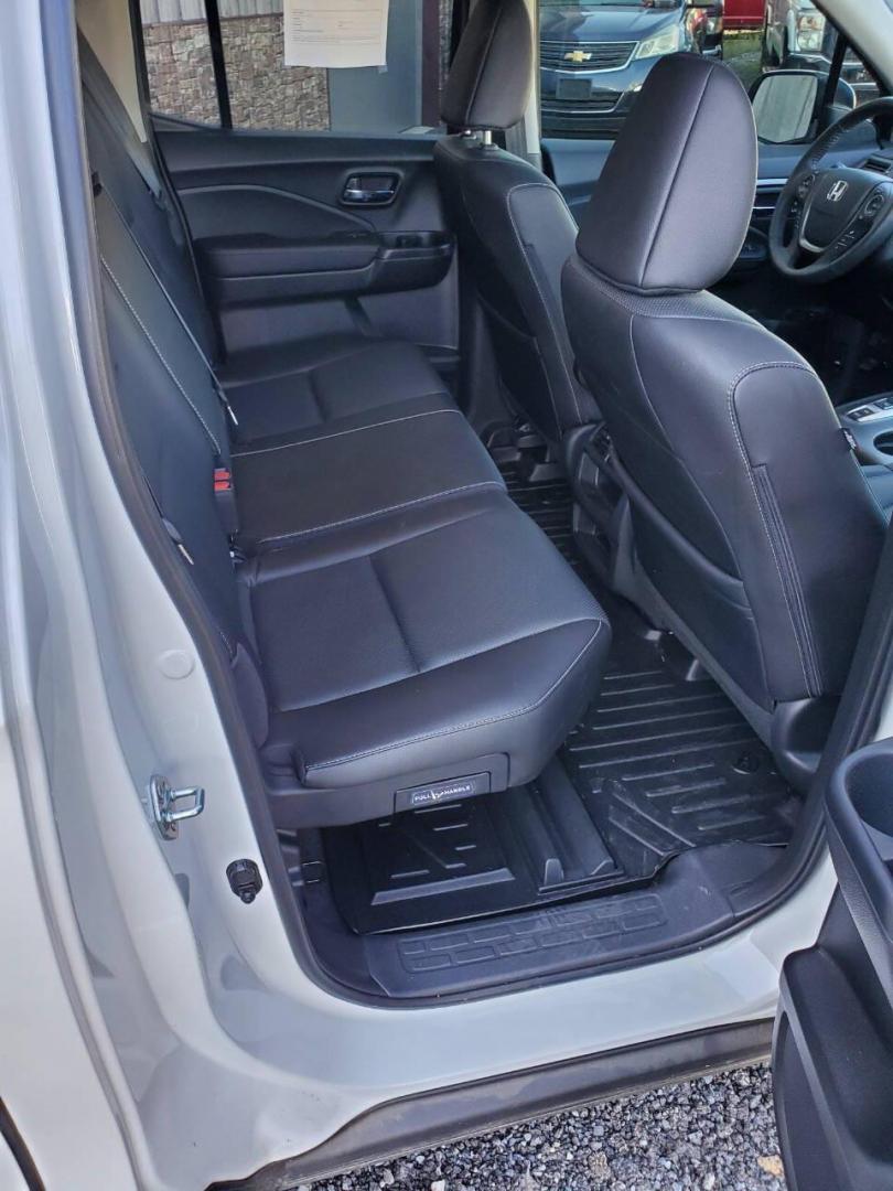 2023 White Honda Ridgeline (5FPYK3F50PB) with an 3.5L V6 3.5L V6 engine, located at 4845 Woodbury Pike, Roaring Springs, PA, (814) 317-5008, (814) 317-5008, 40.250935, -78.366959 - 2023 Honda Ridgeline RTL AWD Crew Cab 3.5L V6 9-speed Automatic 7,547 miles Fully Loaded!! Leather, Remote Start, Universal Remote Transmitter - Homelink - Garage Door Opener, Trailer Hitch, Backup Camera, Apple Carplay, Android Auto, Bluetooth, Sirius XM, Subwoofer, Sunroof, Lane Keeping Assist, He - Photo#15