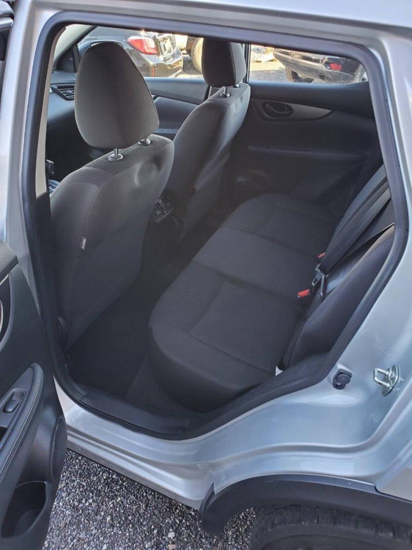 2019 Silver Nissan Rogue Sport (JN1BJ1CR6KW) with an 2.0L I4 2.0L I4 engine, located at 4845 Woodbury Pike, Roaring Springs, PA, (814) 317-5008, (814) 317-5008, 40.250935, -78.366959 - Photo#8