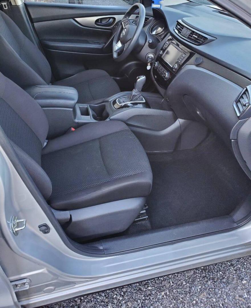 2019 Silver Nissan Rogue Sport (JN1BJ1CR6KW) with an 2.0L I4 2.0L I4 engine, located at 4845 Woodbury Pike, Roaring Springs, PA, (814) 317-5008, (814) 317-5008, 40.250935, -78.366959 - Photo#10
