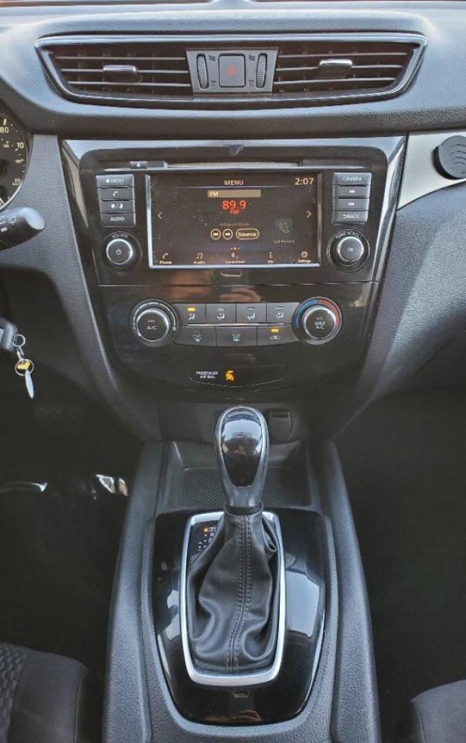 2019 Silver Nissan Rogue Sport (JN1BJ1CR6KW) with an 2.0L I4 2.0L I4 engine, located at 4845 Woodbury Pike, Roaring Springs, PA, (814) 317-5008, (814) 317-5008, 40.250935, -78.366959 - Photo#14