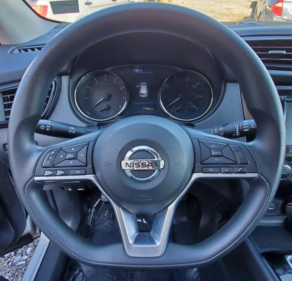 2019 Silver Nissan Rogue Sport (JN1BJ1CR6KW) with an 2.0L I4 2.0L I4 engine, located at 4845 Woodbury Pike, Roaring Springs, PA, (814) 317-5008, (814) 317-5008, 40.250935, -78.366959 - Photo#16