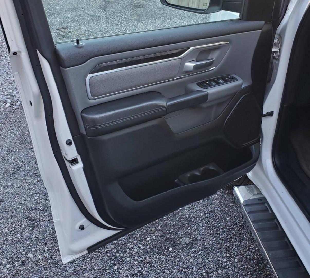 2019 White RAM 1500 (1C6SRFFT1KN) with an HEMI 5.7L V8 395hp 410ft. lbs. 5.7L V8 engine, located at 4845 Woodbury Pike, Roaring Springs, PA, (814) 317-5008, (814) 317-5008, 40.250935, -78.366959 - Photo#9