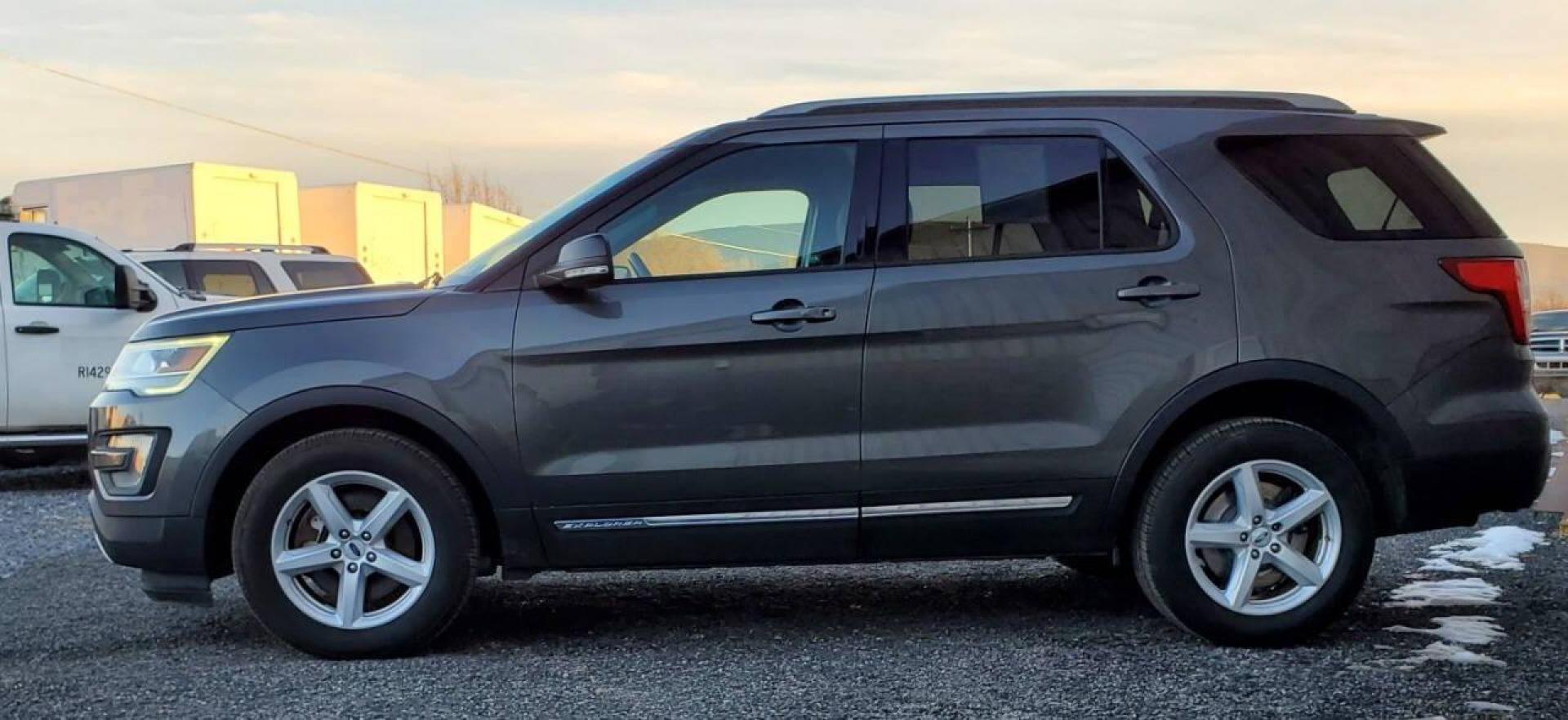2017 Pewter Ford Explorer (1FM5K8D85HG) with an 3.5L V6 290hp 255ft. lbs. 3.5L V6 engine, located at 4845 Woodbury Pike, Roaring Springs, PA, (814) 317-5008, (814) 317-5008, 40.250935, -78.366959 - 2017 Ford Explorer XLT AWD Automatic 3.5L V6 128k Miles 1 owner vehicle! 3rd Row Seating, Rear Back-up Camera, Keypad Entry, Sync, Bluetooth, CD Player, Sirius XM Vehicle will come with new inspection and 3-month/3,000-mile warranty with the option to upgrade. If you have any questions or would like - Photo#4