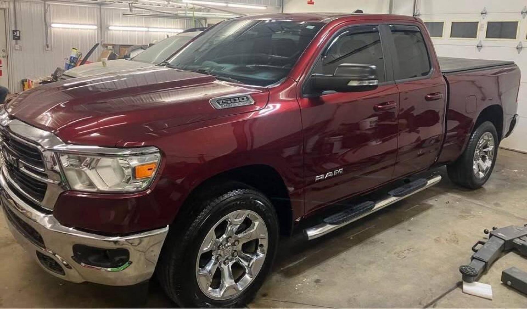 2022 Burgundy RAM 1500 (1C6SRFBT1NN) with an HEMI 5.7L V8 395hp 410ft. lbs. 5.7L V8 engine, located at 4845 Woodbury Pike, Roaring Springs, PA, (814) 317-5008, (814) 317-5008, 40.250935, -78.366959 - Photo#4