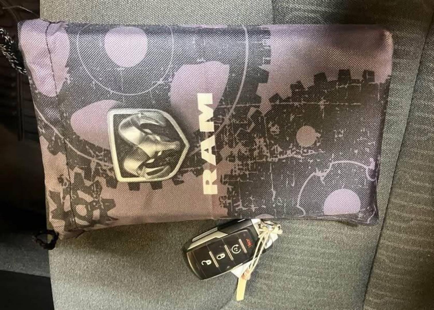 2022 Burgundy RAM 1500 (1C6SRFBT1NN) with an HEMI 5.7L V8 395hp 410ft. lbs. 5.7L V8 engine, located at 4845 Woodbury Pike, Roaring Springs, PA, (814) 317-5008, (814) 317-5008, 40.250935, -78.366959 - Photo#18