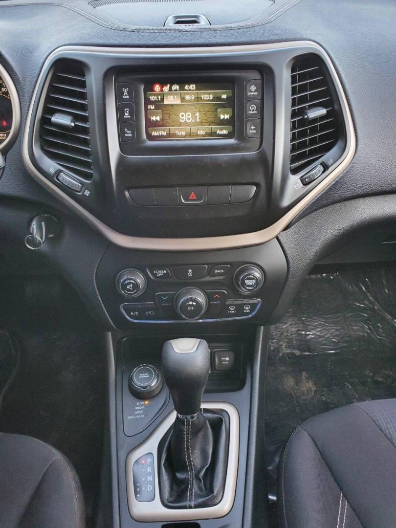 2015 Black Jeep Cherokee (1C4PJMCB9FW) with an 2.4L I4 180hp 171ft. lbs. 2.4L I4 engine, located at 4845 Woodbury Pike, Roaring Springs, PA, (814) 317-5008, (814) 317-5008, 40.250935, -78.366959 - 2015 Jeep Cherokee Latitude 4x4 2.4L I4 Automatic 9-speed 181k Miles Remote Start, Rear Back-up Camera, Cruise Control, Keyless Entry, Bluetooth, Terrain Select. Vehicle has an R-Title due to previous cosmetic damage to the front bumper and grill. New Inspection. Vehicle will come with a 3 month/3,0 - Photo#17