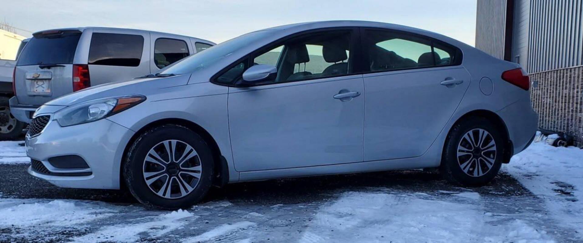 2016 Silver Kia Forte (KNAFK4A6XG5) with an 1.8L I4 145hp 130ft. lbs. 1.8L I4 engine, located at 4845 Woodbury Pike, Roaring Springs, PA, (814) 317-5008, (814) 317-5008, 40.250935, -78.366959 - **Sale Pending** 2016 Kia Forte LX 1.8L I4 FWD Automatic 6-speed 76k Miles A/c, Keyless Entry, Sirius XM, Bluetooth, CD Player Rust-free Southern Vehicle! New Inspection Vehicle will come with a 3 month/3,000-mile warranty with the option to upgrade. If you have any questions or to schedule a test - Photo#3