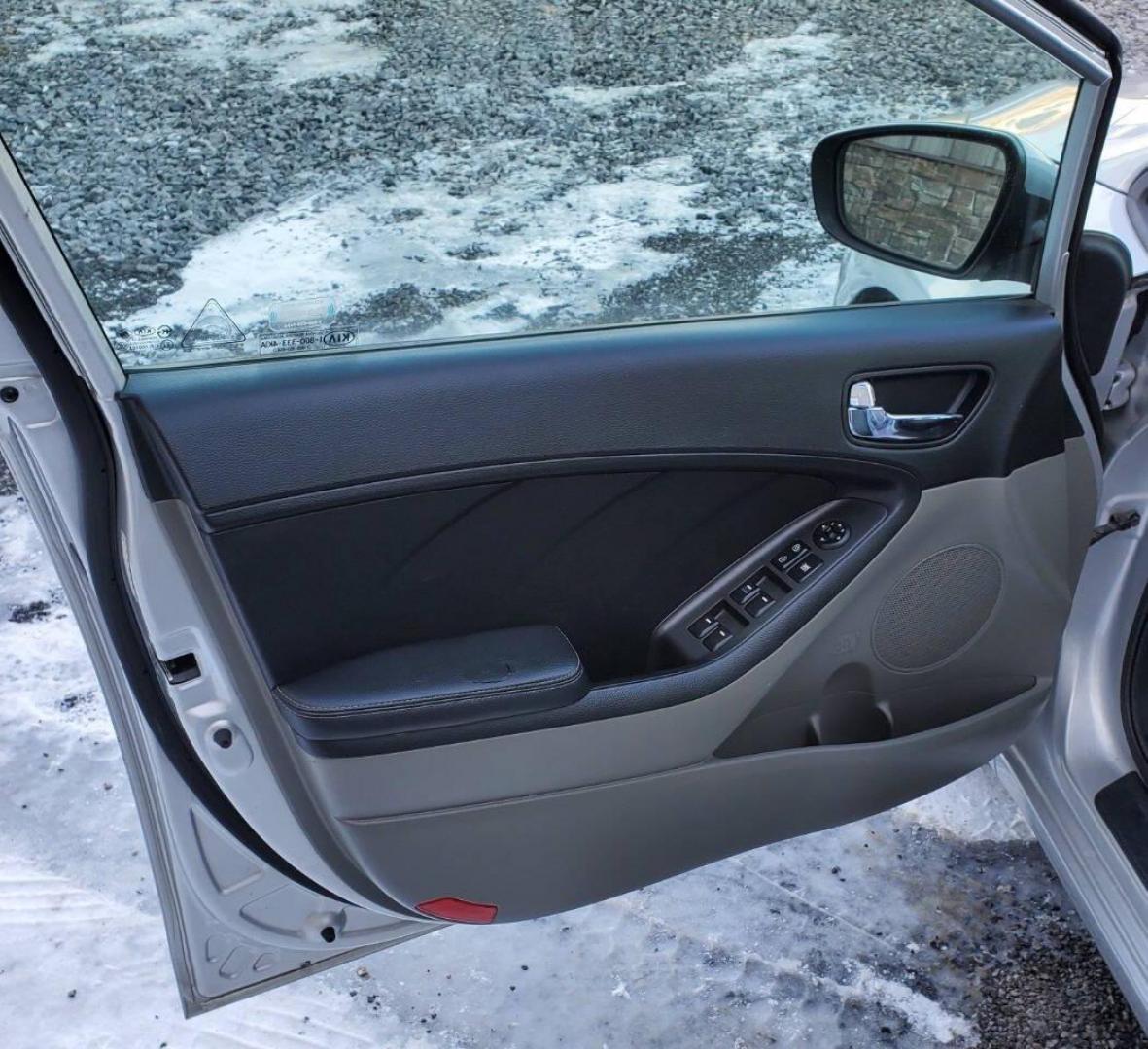 2016 Silver Kia Forte (KNAFK4A6XG5) with an 1.8L I4 145hp 130ft. lbs. 1.8L I4 engine, located at 4845 Woodbury Pike, Roaring Springs, PA, (814) 317-5008, (814) 317-5008, 40.250935, -78.366959 - **Sale Pending** 2016 Kia Forte LX 1.8L I4 FWD Automatic 6-speed 76k Miles A/c, Keyless Entry, Sirius XM, Bluetooth, CD Player Rust-free Southern Vehicle! New Inspection Vehicle will come with a 3 month/3,000-mile warranty with the option to upgrade. If you have any questions or to schedule a test - Photo#8