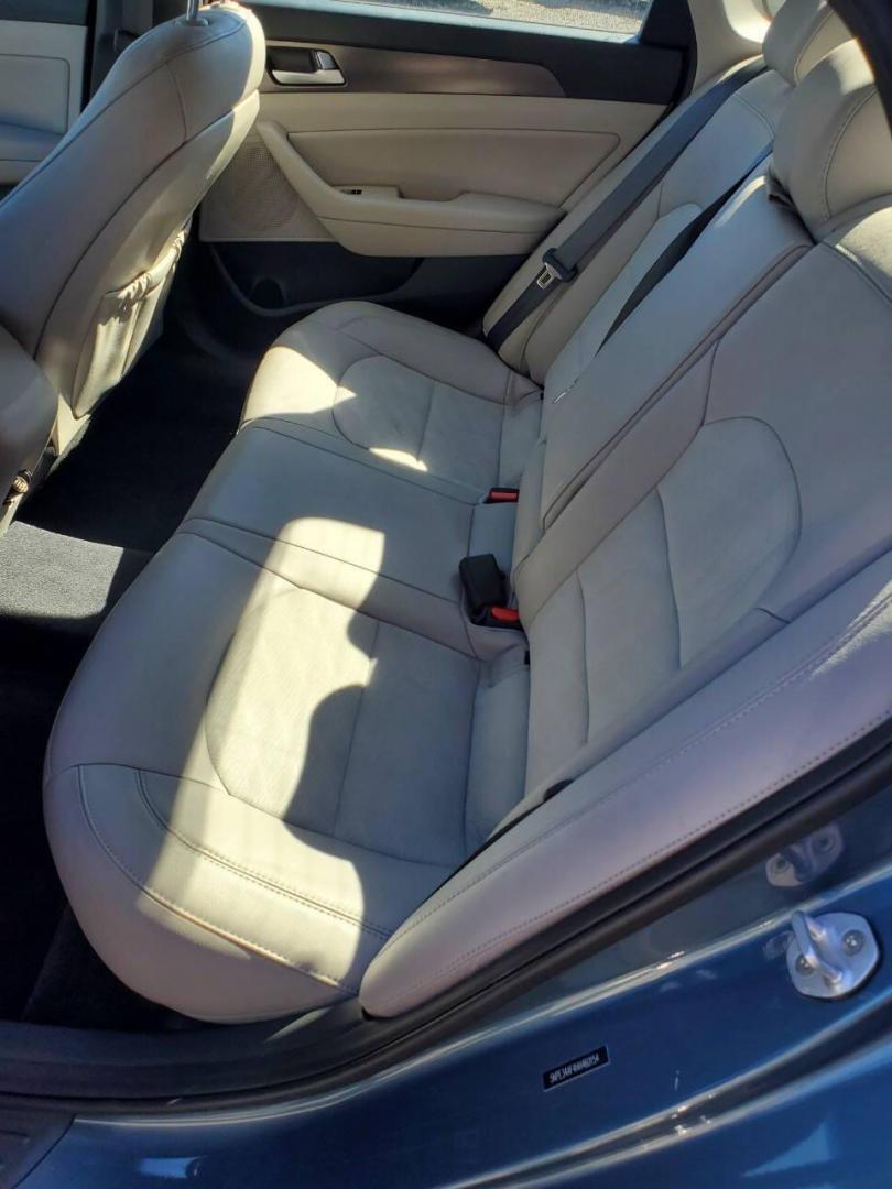 2017 Blue Hyundai Sonata (5NPE34AF4HH) with an 2.4L I4 185hp 178ft. lbs. 2.4L I4 engine, located at 4845 Woodbury Pike, Roaring Springs, PA, (814) 317-5008, (814) 317-5008, 40.250935, -78.366959 - Photo#10