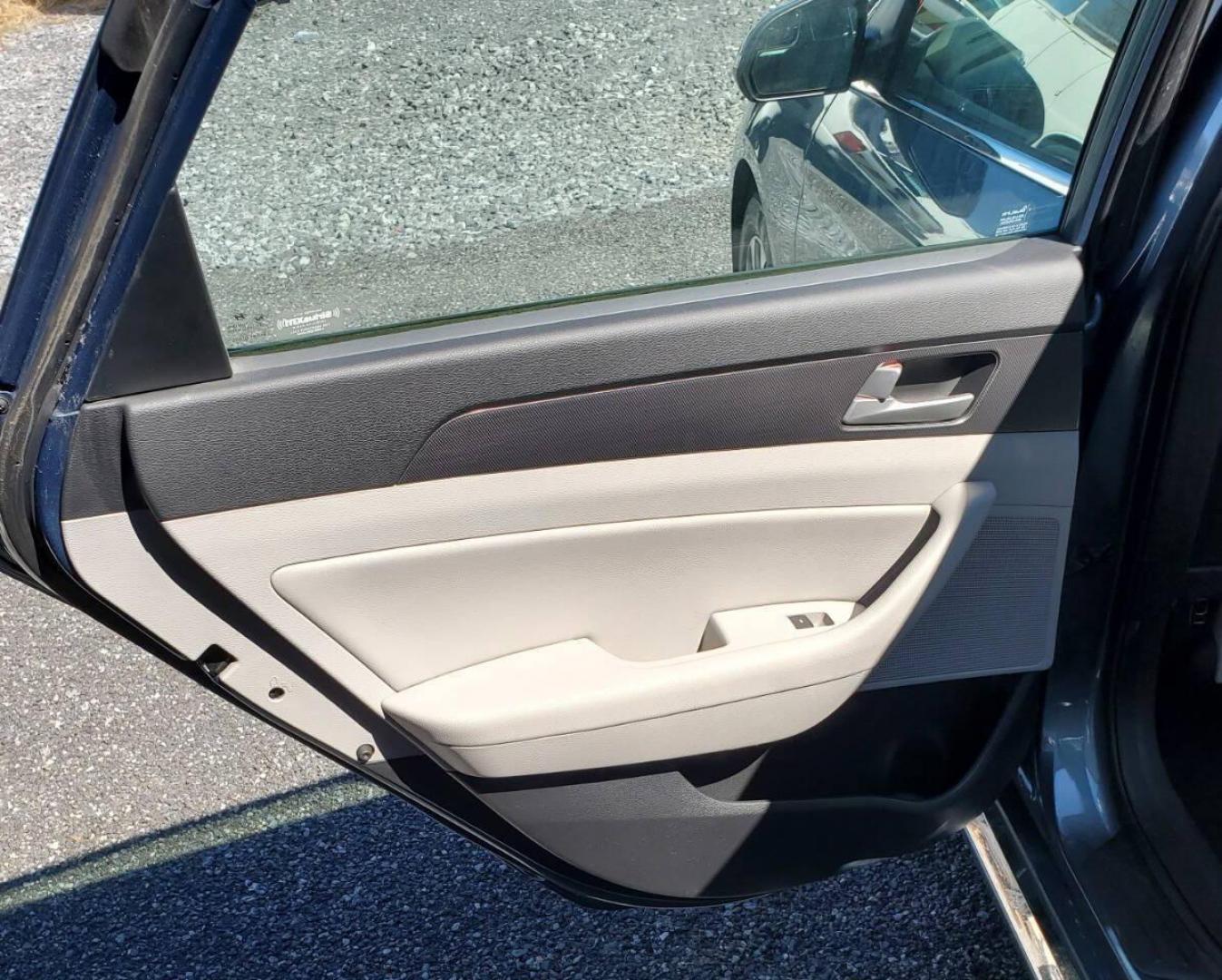 2017 Blue Hyundai Sonata (5NPE34AF4HH) with an 2.4L I4 185hp 178ft. lbs. 2.4L I4 engine, located at 4845 Woodbury Pike, Roaring Springs, PA, (814) 317-5008, (814) 317-5008, 40.250935, -78.366959 - Photo#11