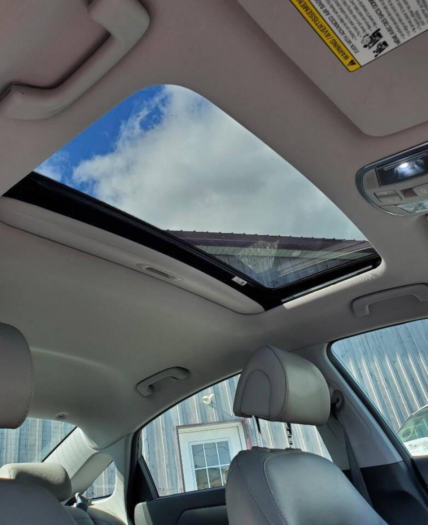 2017 Blue Hyundai Sonata (5NPE34AF4HH) with an 2.4L I4 185hp 178ft. lbs. 2.4L I4 engine, located at 4845 Woodbury Pike, Roaring Springs, PA, (814) 317-5008, (814) 317-5008, 40.250935, -78.366959 - Photo#16