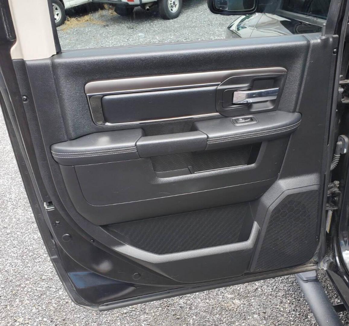 2016 Black RAM 1500 (1C6RR7MTXGS) with an HEMI 5.7L V8 395hp 410ft. lbs. 5.7L V8 engine, located at 4845 Woodbury Pike, Roaring Springs, PA, (814) 317-5008, (814) 317-5008, 40.250935, -78.366959 - Photo#11